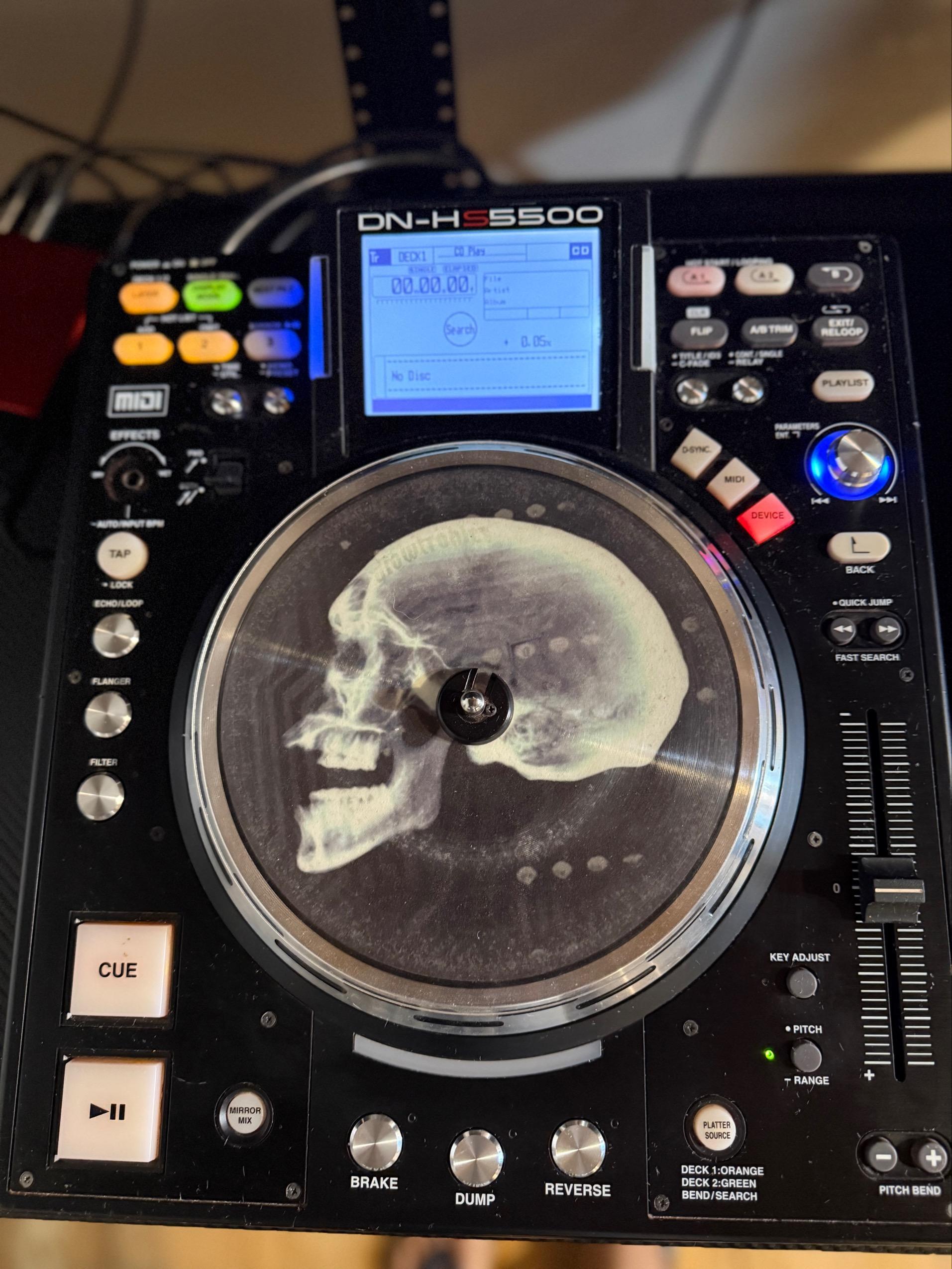 Used Denon DJ DENON DN-HS5500 DUAL - Sweetwater's Gear Exchange