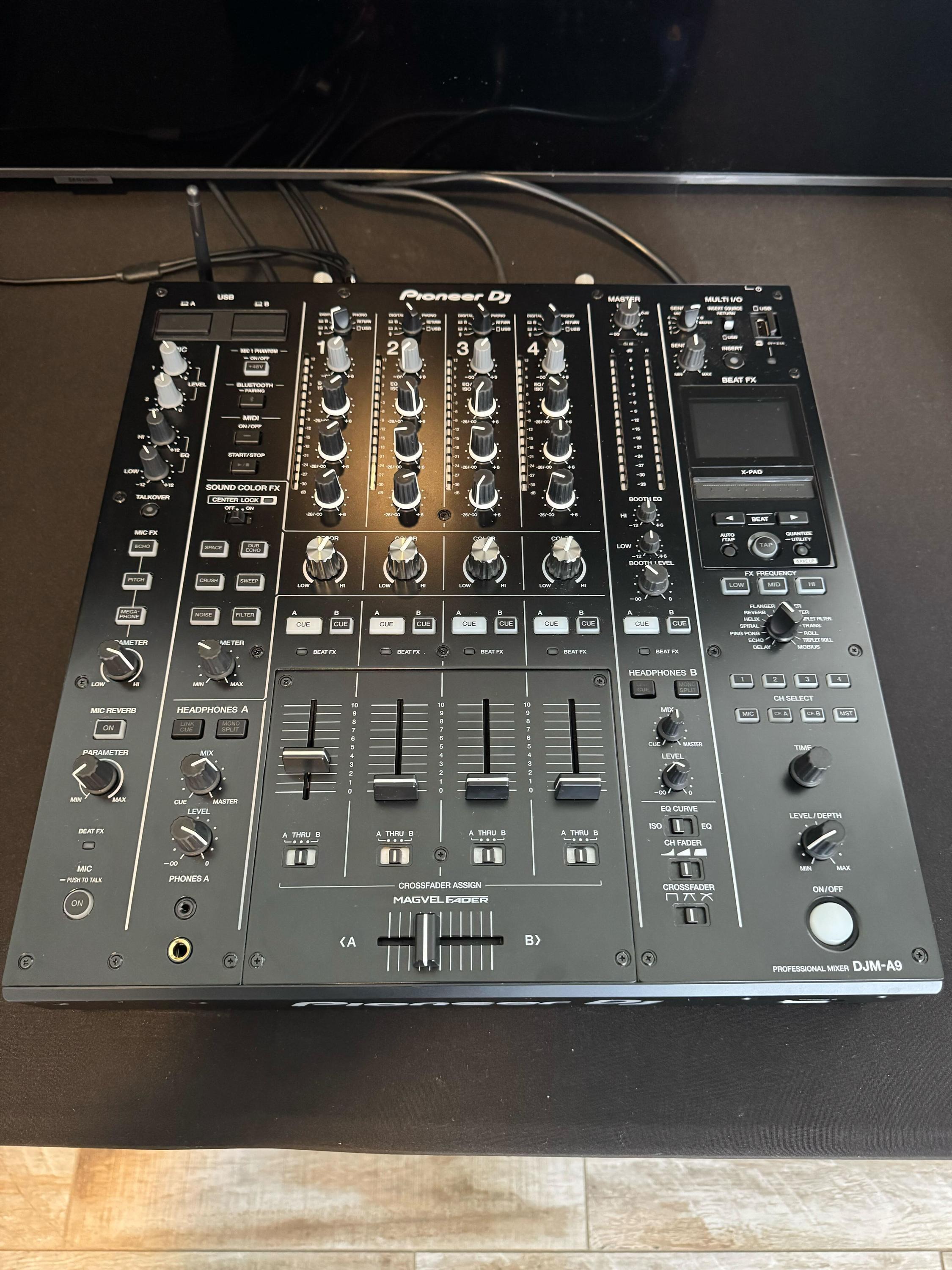 Used Pioneer DJ DJM-S9 2-channel - Sweetwater's Gear Exchange