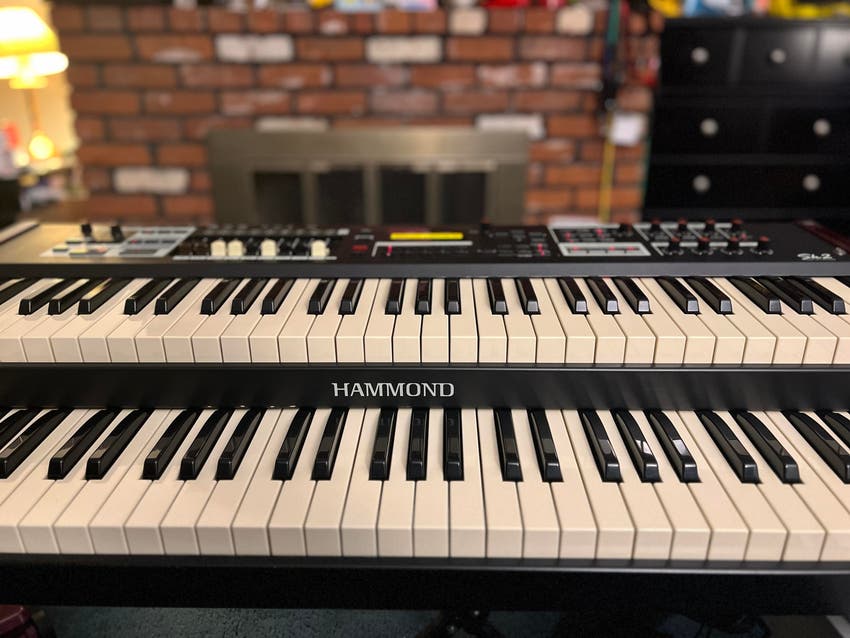 Used Hammond SK2 w/ CustomFitted Rolling Sweetwater's Gear Exchange