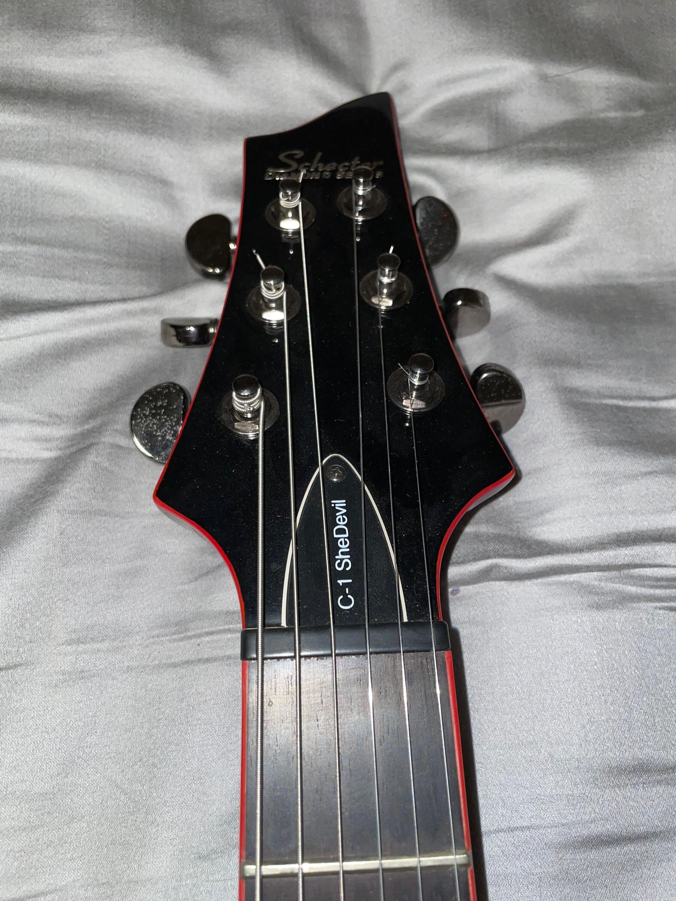 SCHECTER C-1 SHE DEVIL シェクター