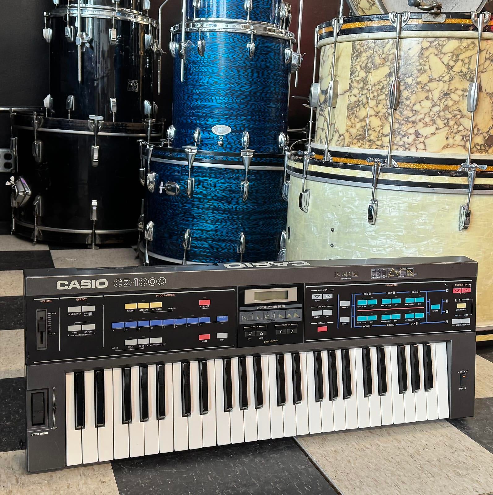 casio cz1000 シンセサイザー　ケース付 casio cz1000 シンセサイザー ケース付 casio cz-1000 vintage