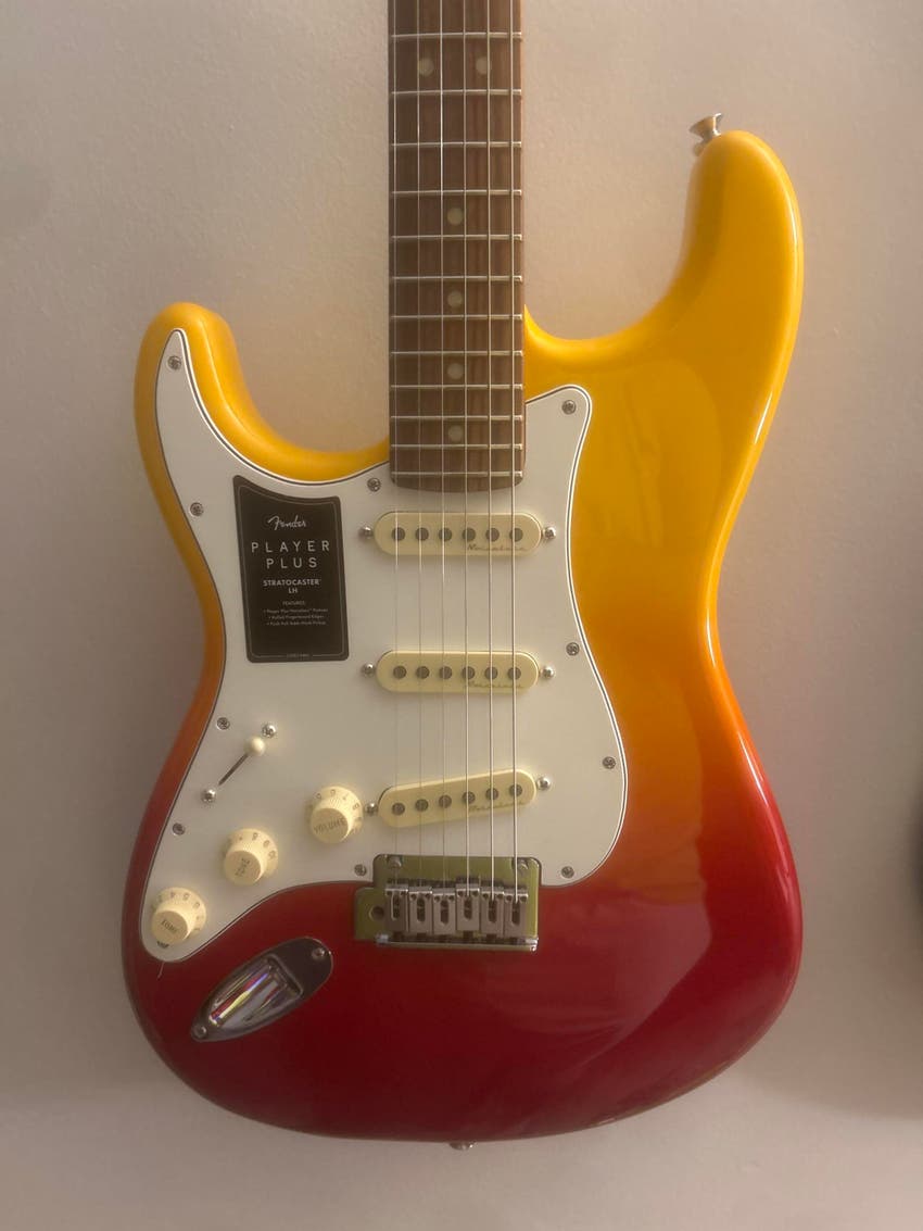 Player Plus Stratocaster Left-handed Electric Guitar - Tequila Sunrise with Pau Ferro Fingerboard