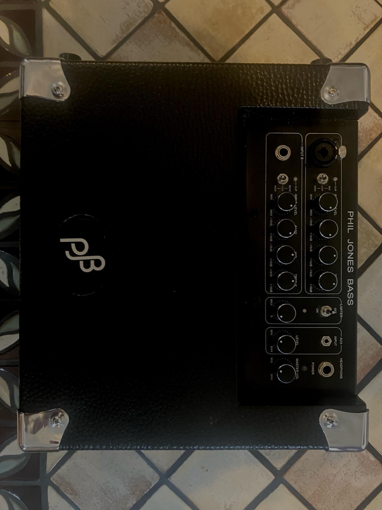 ベース Phil Jones Bass / BASS CUB BG-100 Black 68qAeofsHY9SNvwbDiVGbU.jpg