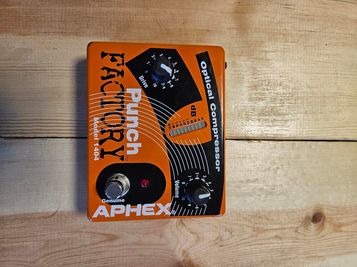 【買い卸値】APHEX Punch Factory Model 1404 コンプレッサー 旧型仕様 オプティカル オプト コンプ　パンチファクトリー コンプレッサー