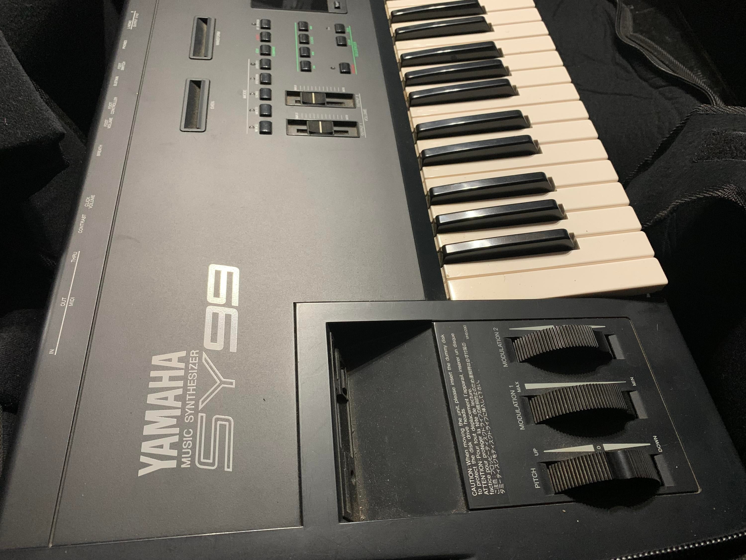 Used Yamaha Sy99