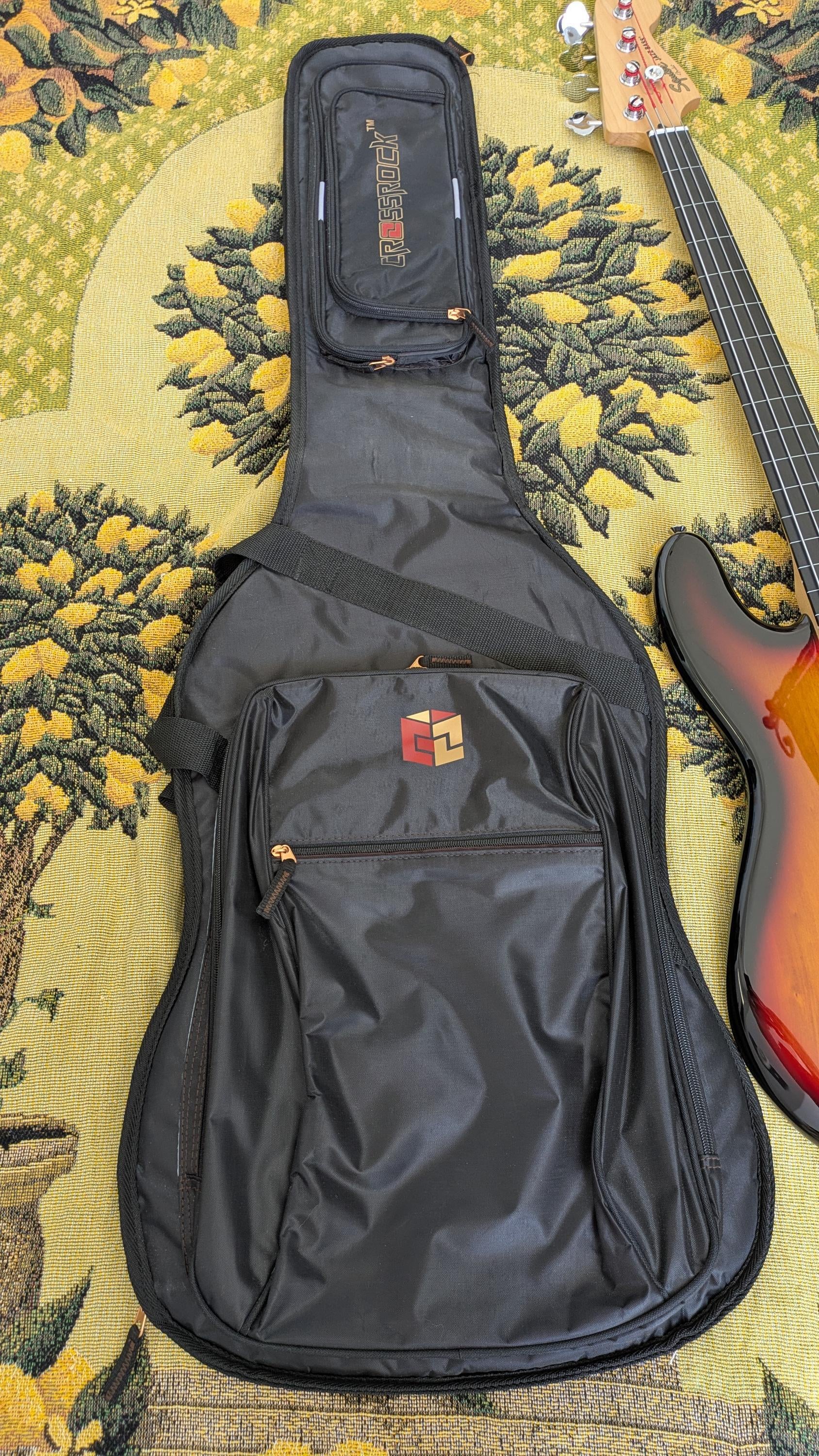 Used Squier Vintage Modified Jazz - Sweetwater's Gear Exchange