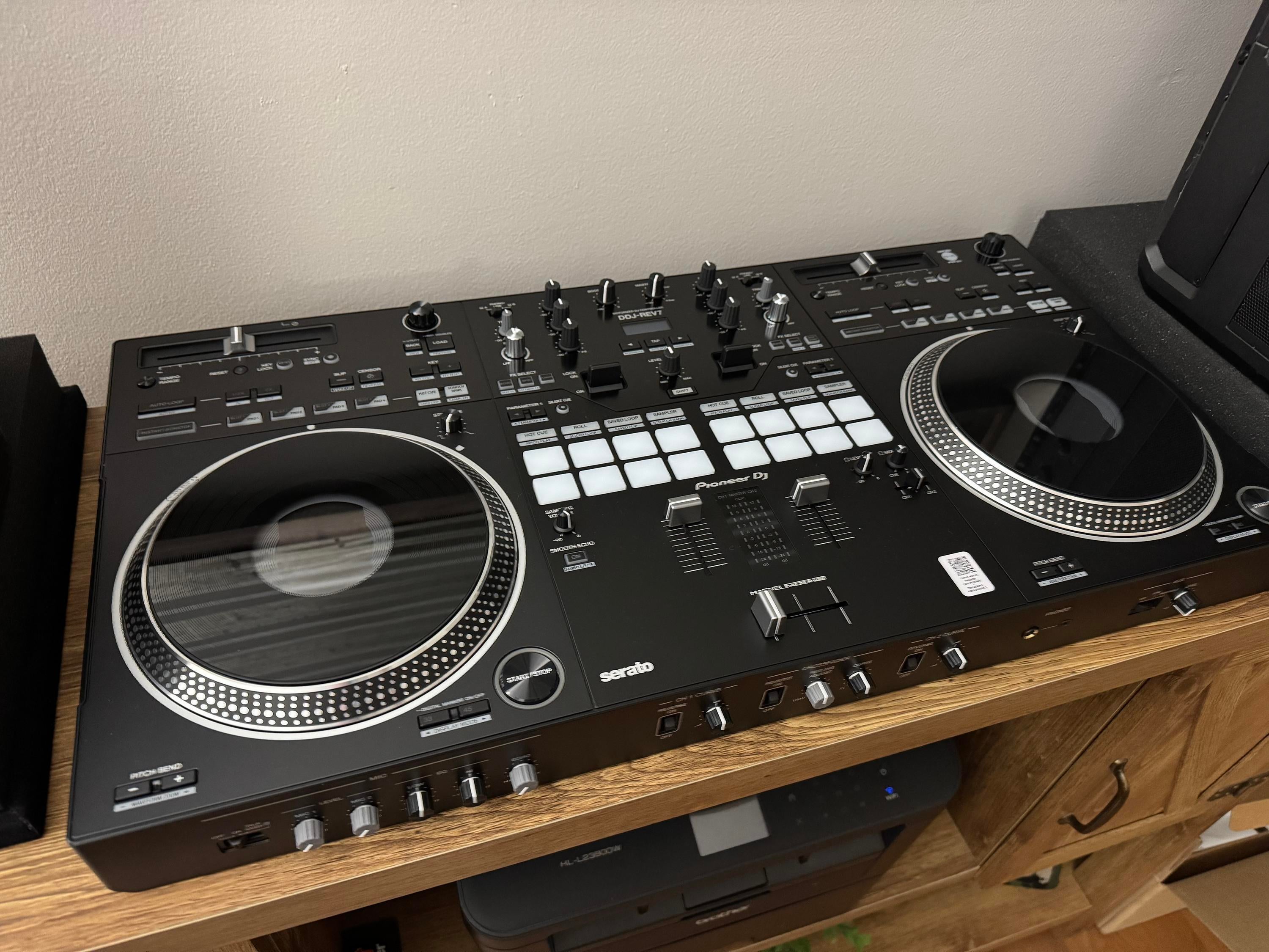 Used Pioneer DJ DDJ-REV7 2-deck - Sweetwater's Gear Exchange