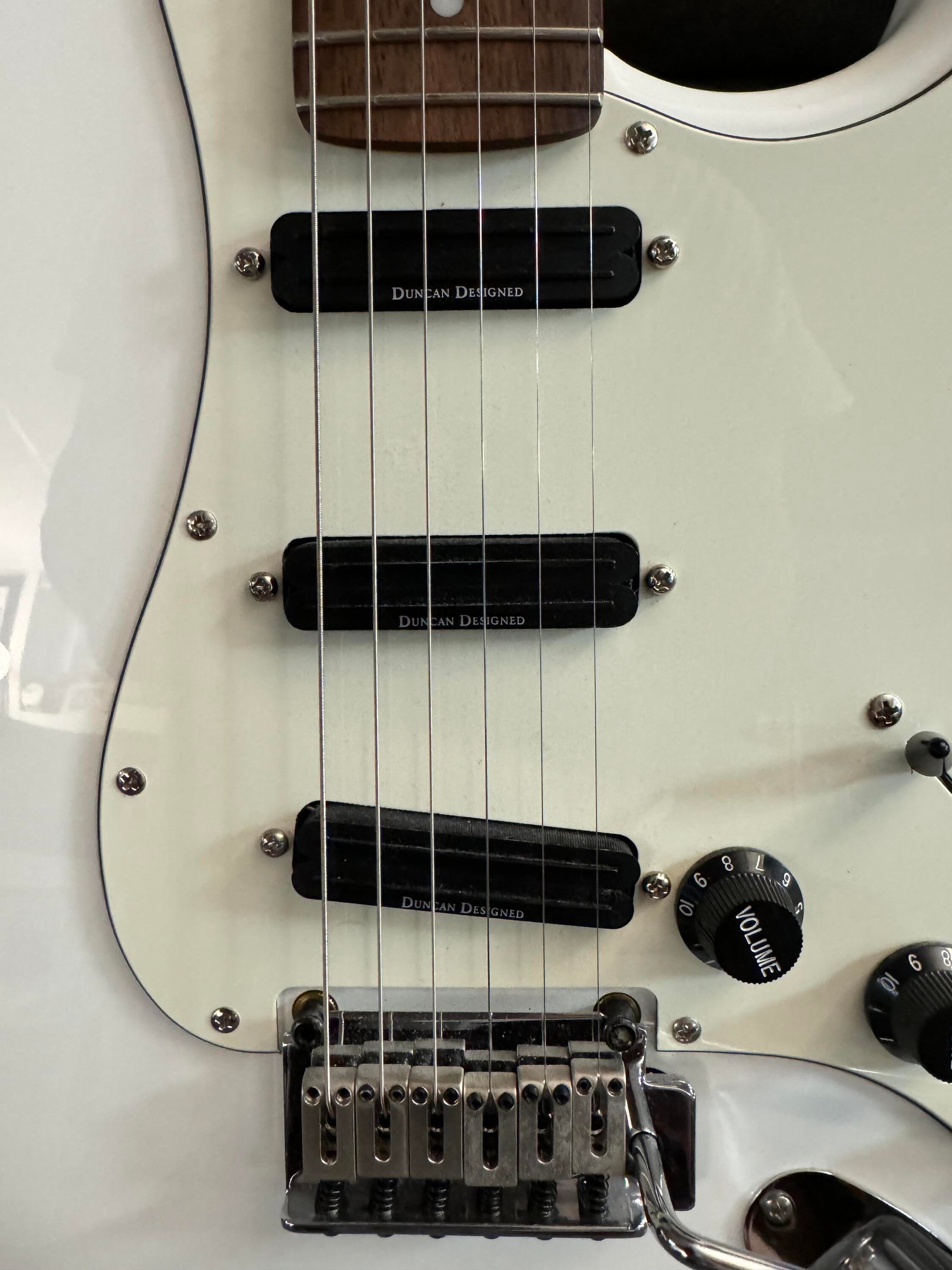 Used Fender Squier Deluxe - Sweetwater's Gear Exchange