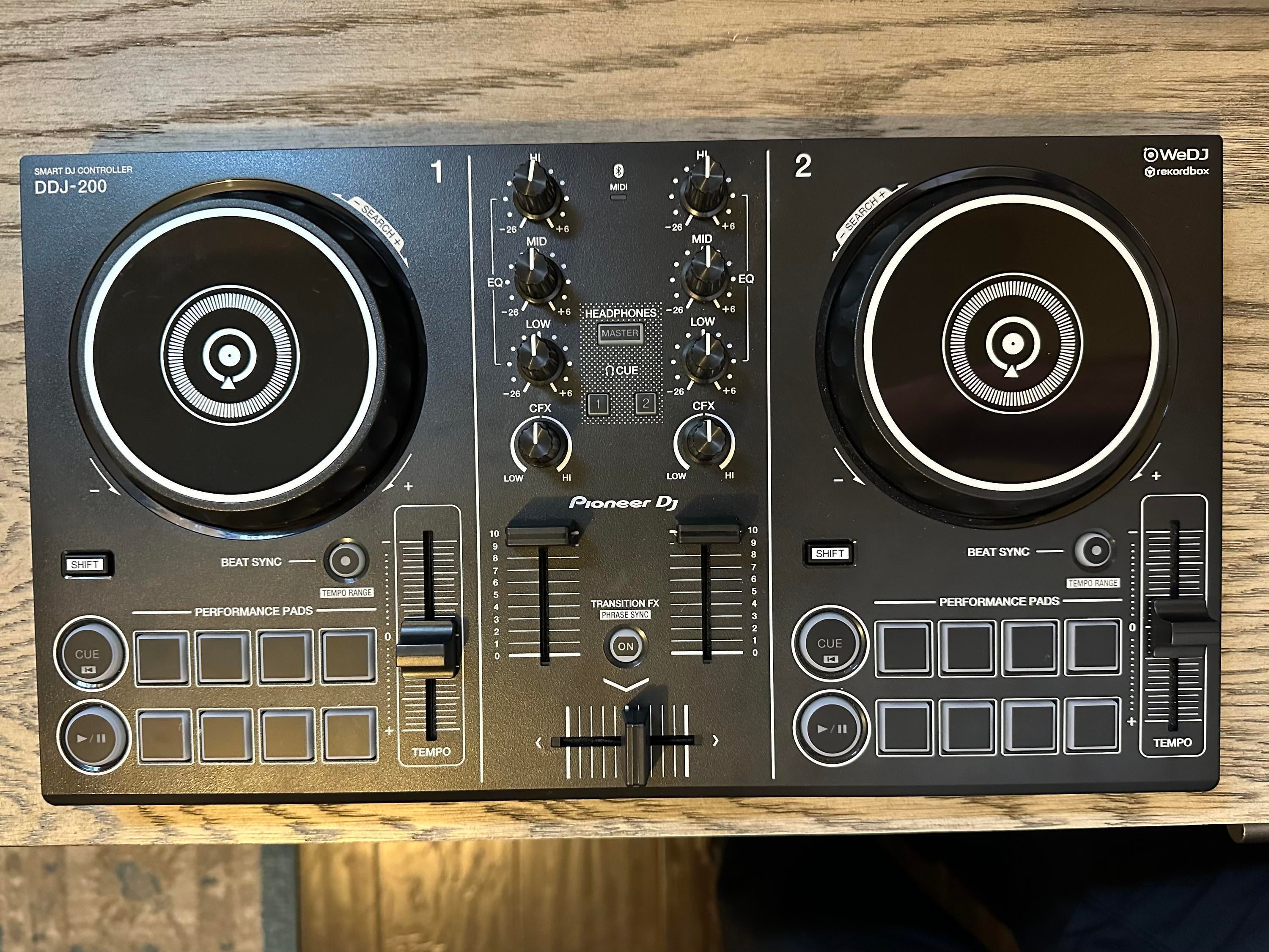 Used Pioneer DJ DDJ-200 2-deck Rekordbox DJ - Sweetwater's Gear 