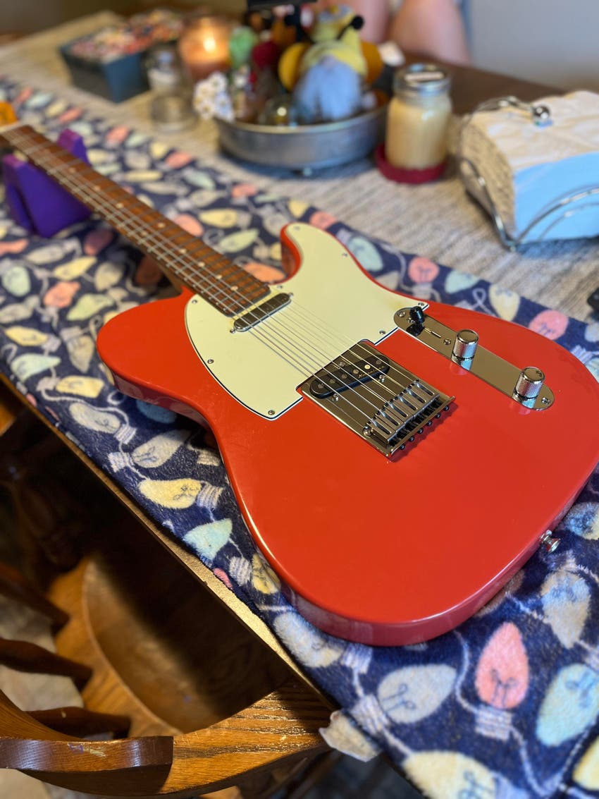 Player Plus Telecaster Solidbody Electric Guitar - Fiesta Red with Pau Ferro Fingerboard
