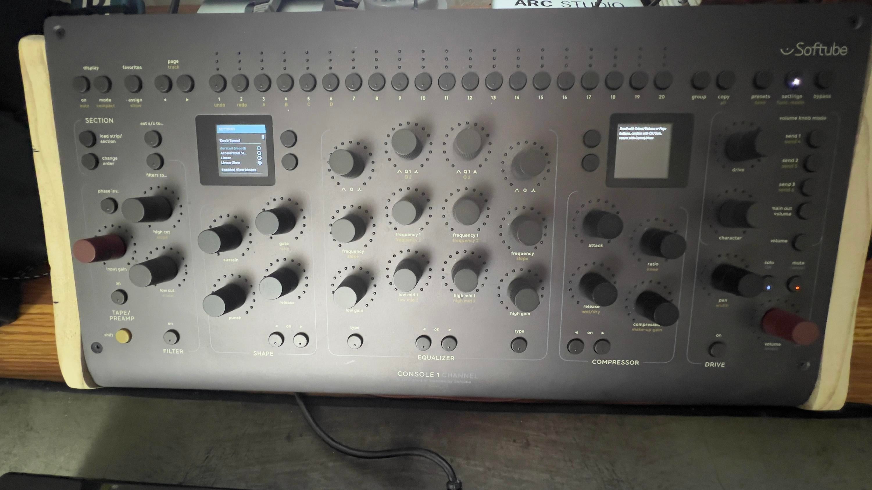 値下げ！Softube Console Fader 10チャンネルコントローラー Softube Console 1 Fader Mk III 10-channel Fader and Channel