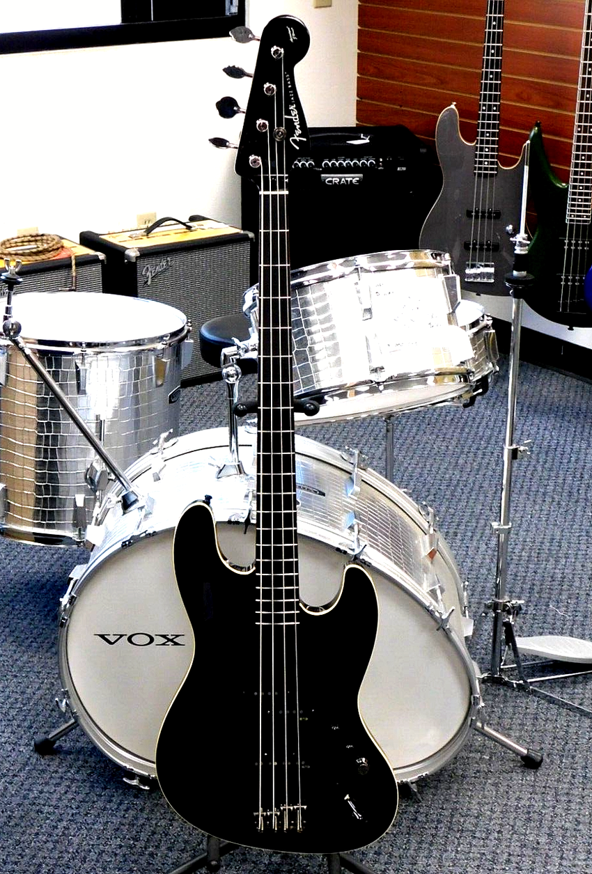 Used Fender 2017 Fender Aerodyne Jazz Bass! Sweetwater's Gear Exchange