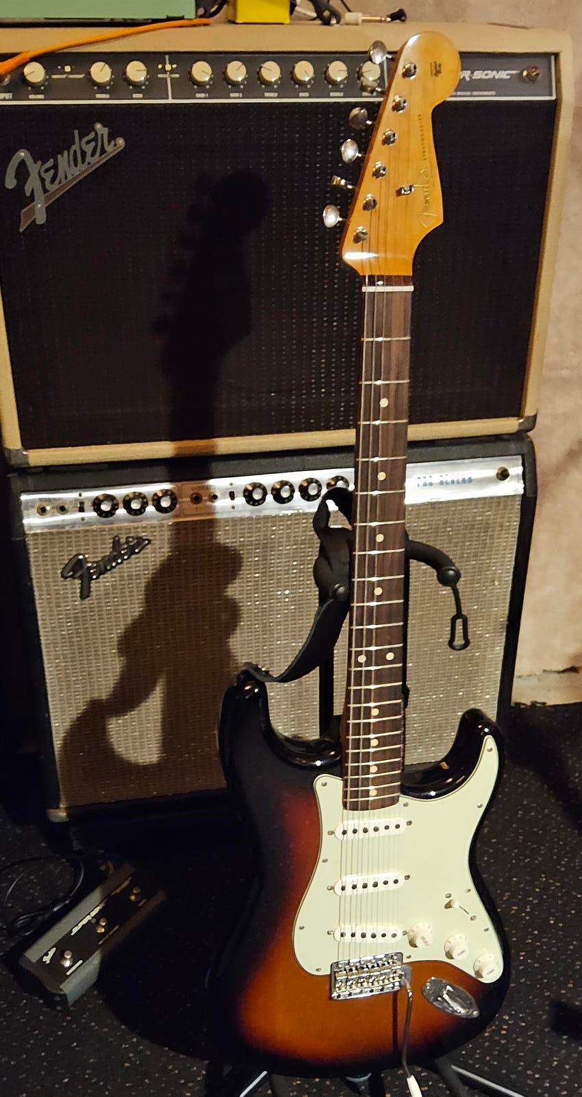 Vintera II '60s Stratocaster Electric Guitar - 3-color Sunburst