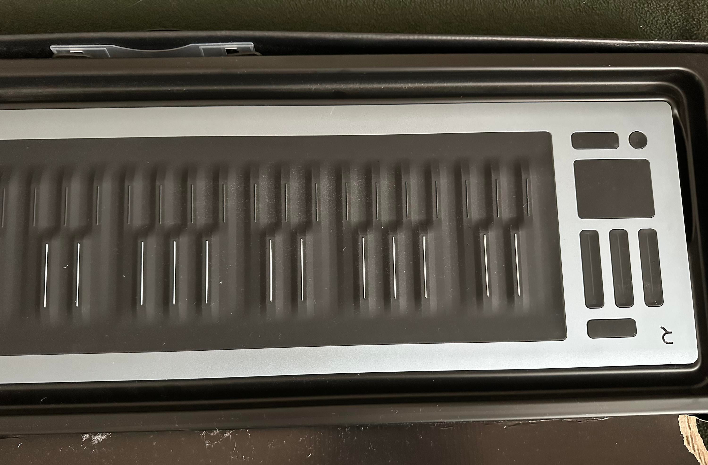 Used ROLI Seaboard RISE 2 MIDI - Sweetwater's Gear Exchange