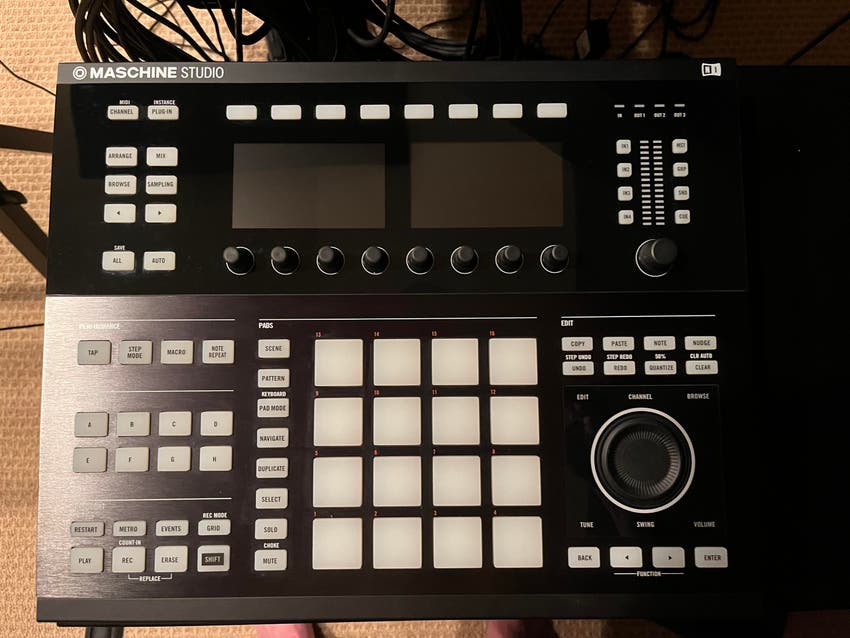 Used Native Instruments Maschine Studio, Mint Condition, with custom
