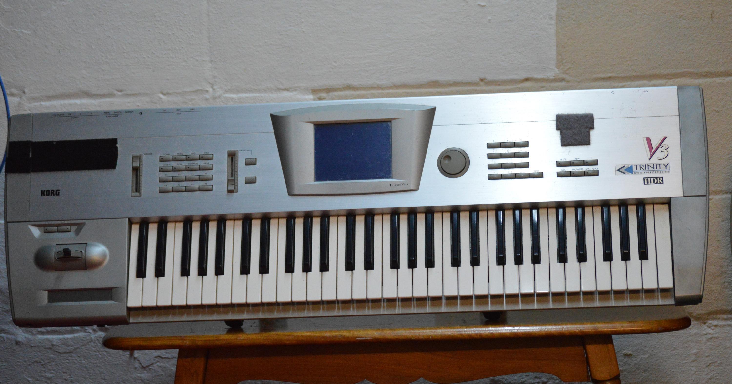 【9/5まで】KORG TRINITY plus パーツ取りに★スタンド付 9/5まで】KORG TRINITY plus パーツ取りに☆スタンド付 KORG