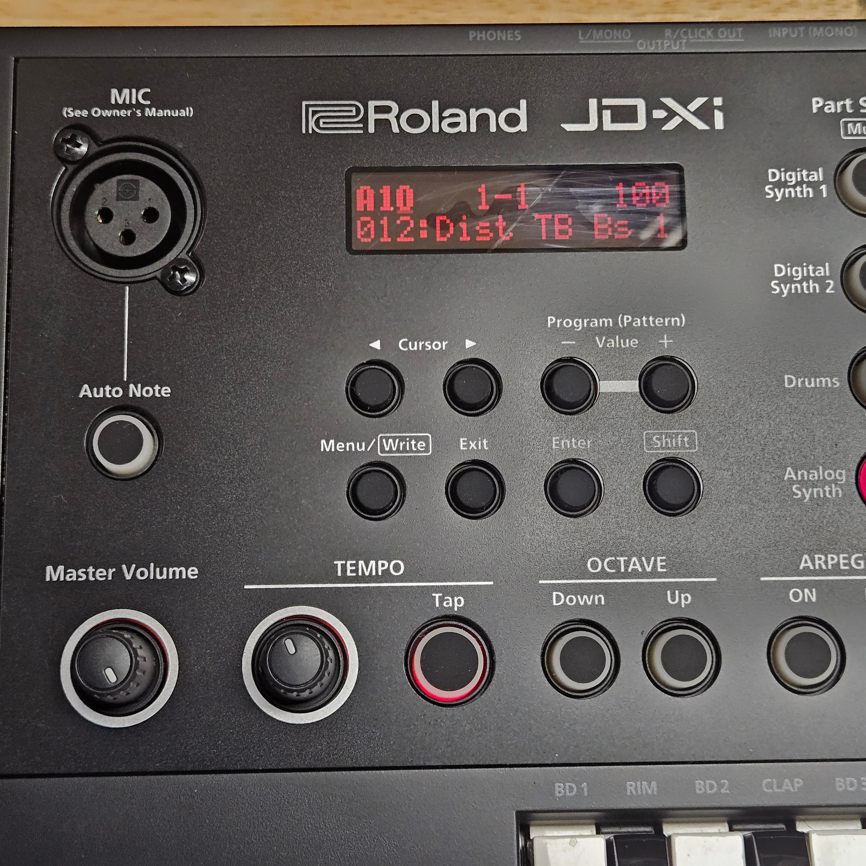 Used Roland JD-Xi 37 Key Analog / Digital Synthesizer Vocoder Keyboard