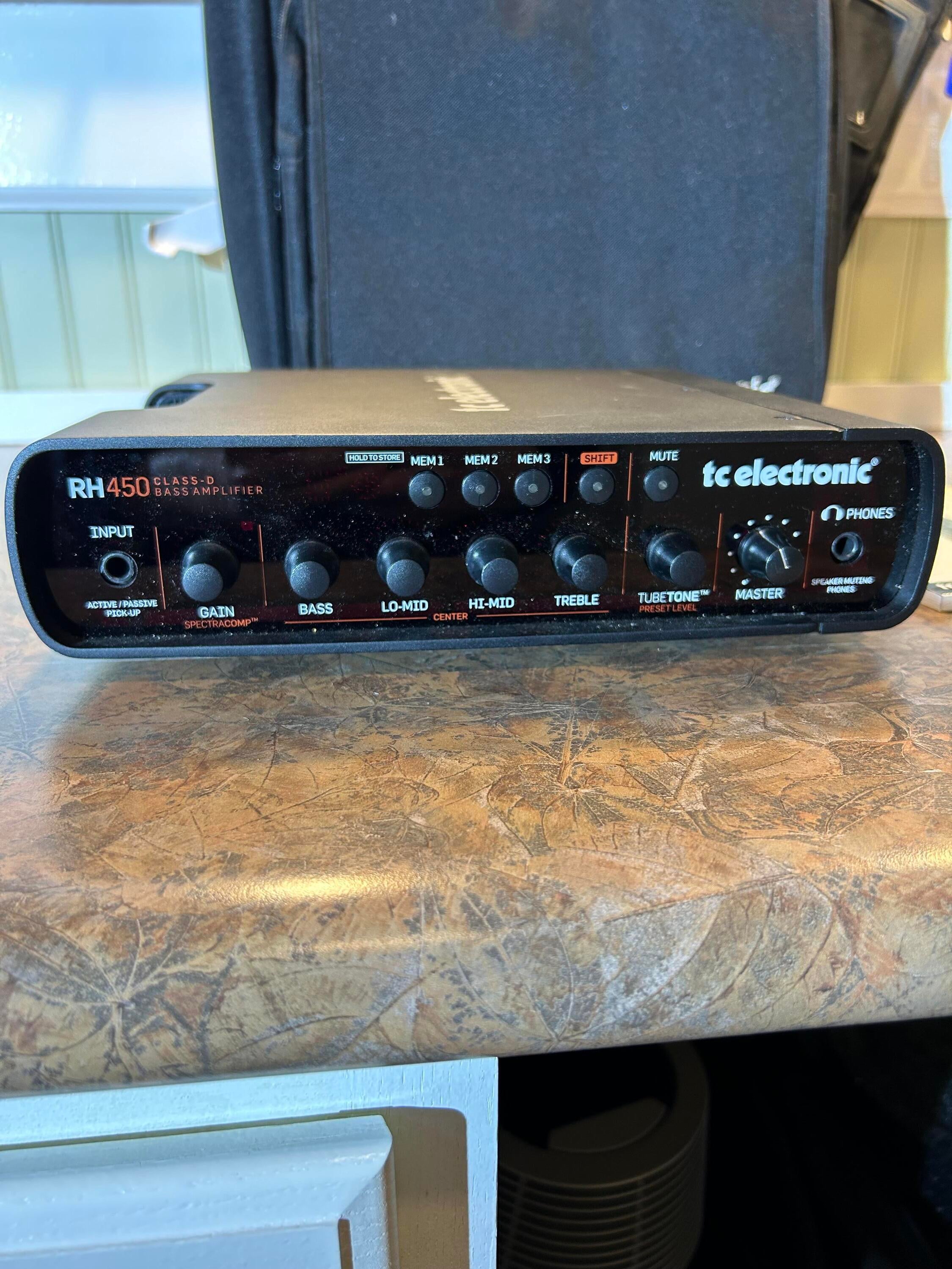 Used TC Electronic RH450 bass amp and bag - Sweetwater's Gear Exchange