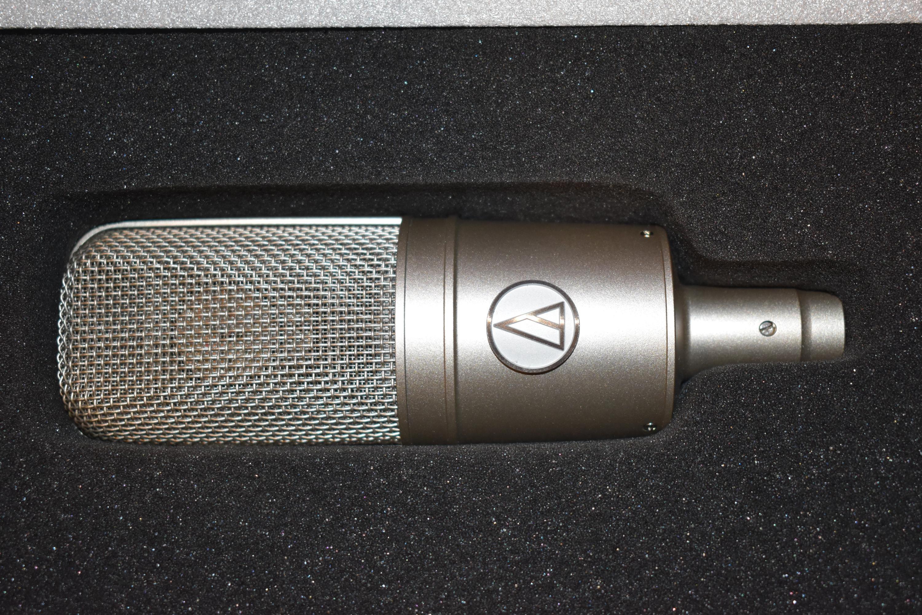 Used Audio-Technica AT4047/SV cardioid large-diaphragm condenser microphone  (2)