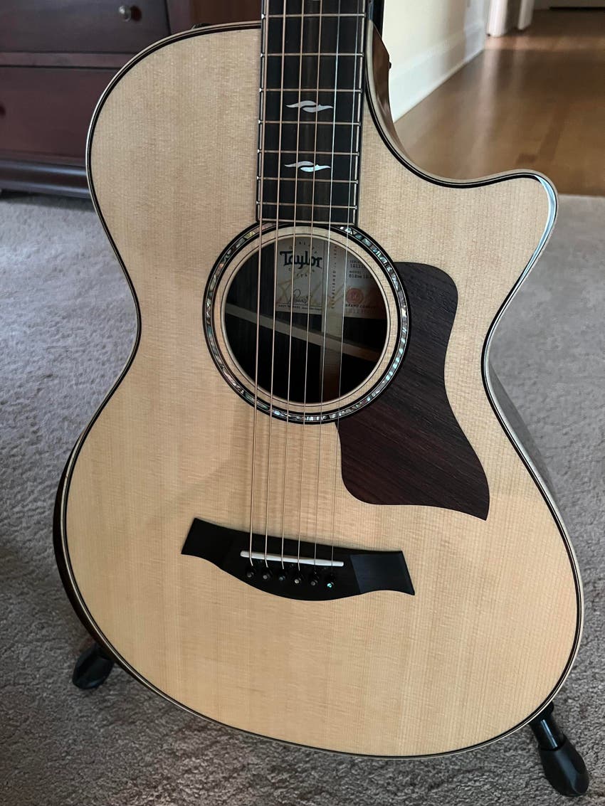 Used Taylor 812ce, 12fret Acousticelectric Guitar Natural with V