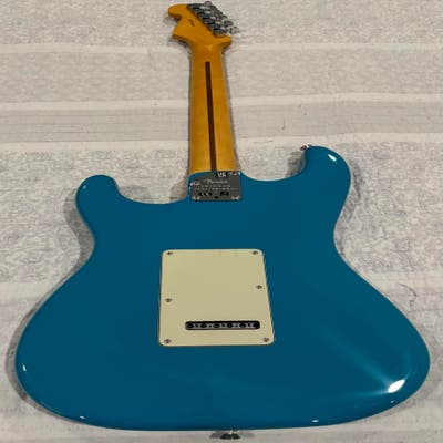 Fender American Professional II Stratocaster HSS RW Miami Blue « Electric  Guitar