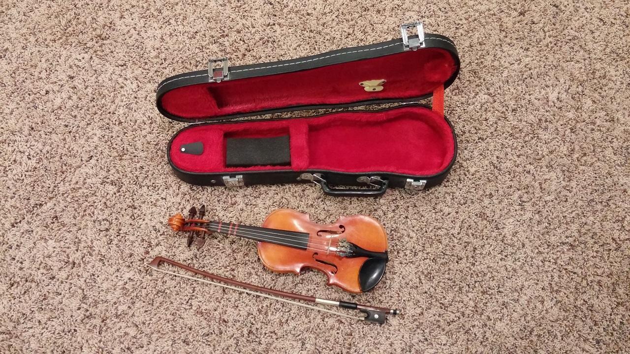 Used Suzuki 1/16 Suzuki Violin - Sweetwater's Gear Exchange