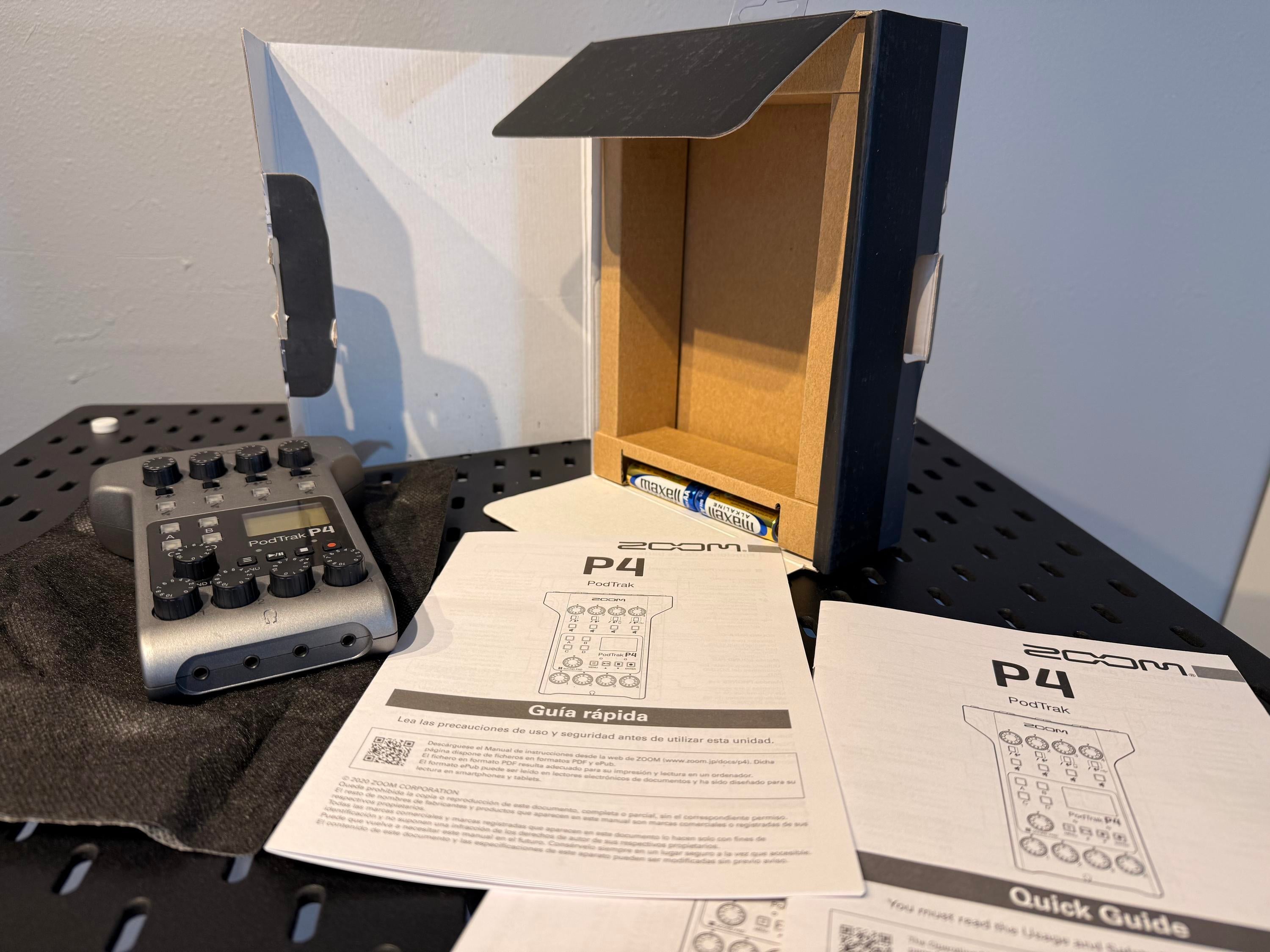 Used Zoom PodTrak P4 4-input - Sweetwater's Gear Exchange