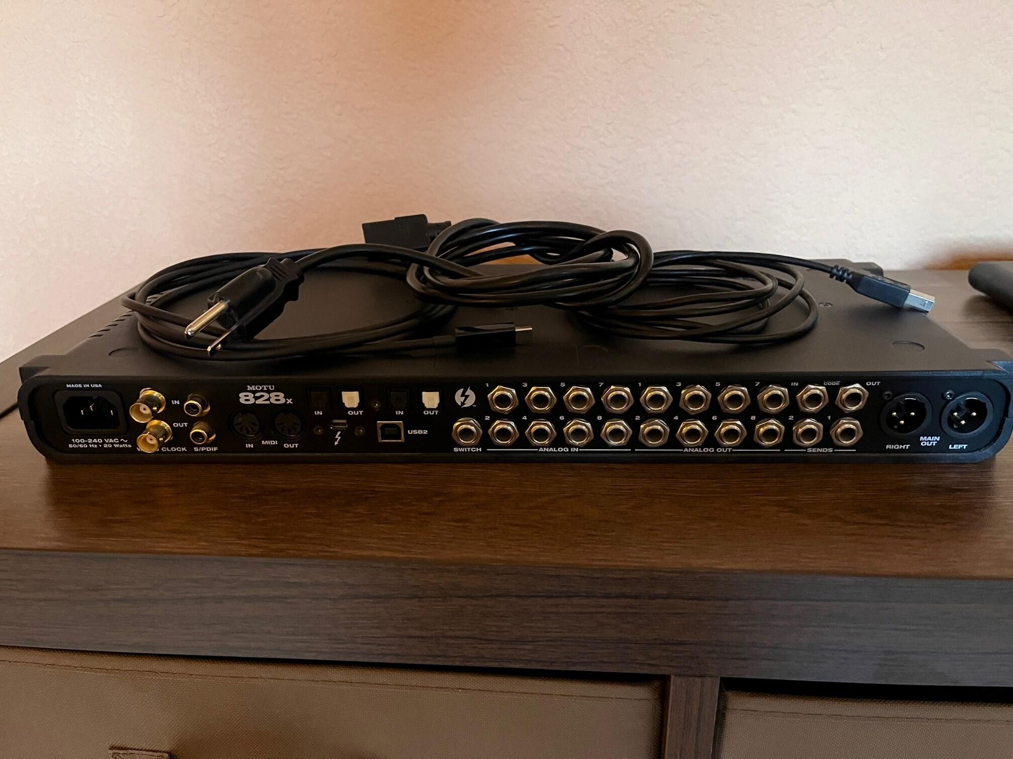 数量限定】 828x Thunderbolt USBオーディオインターフェイス ...
