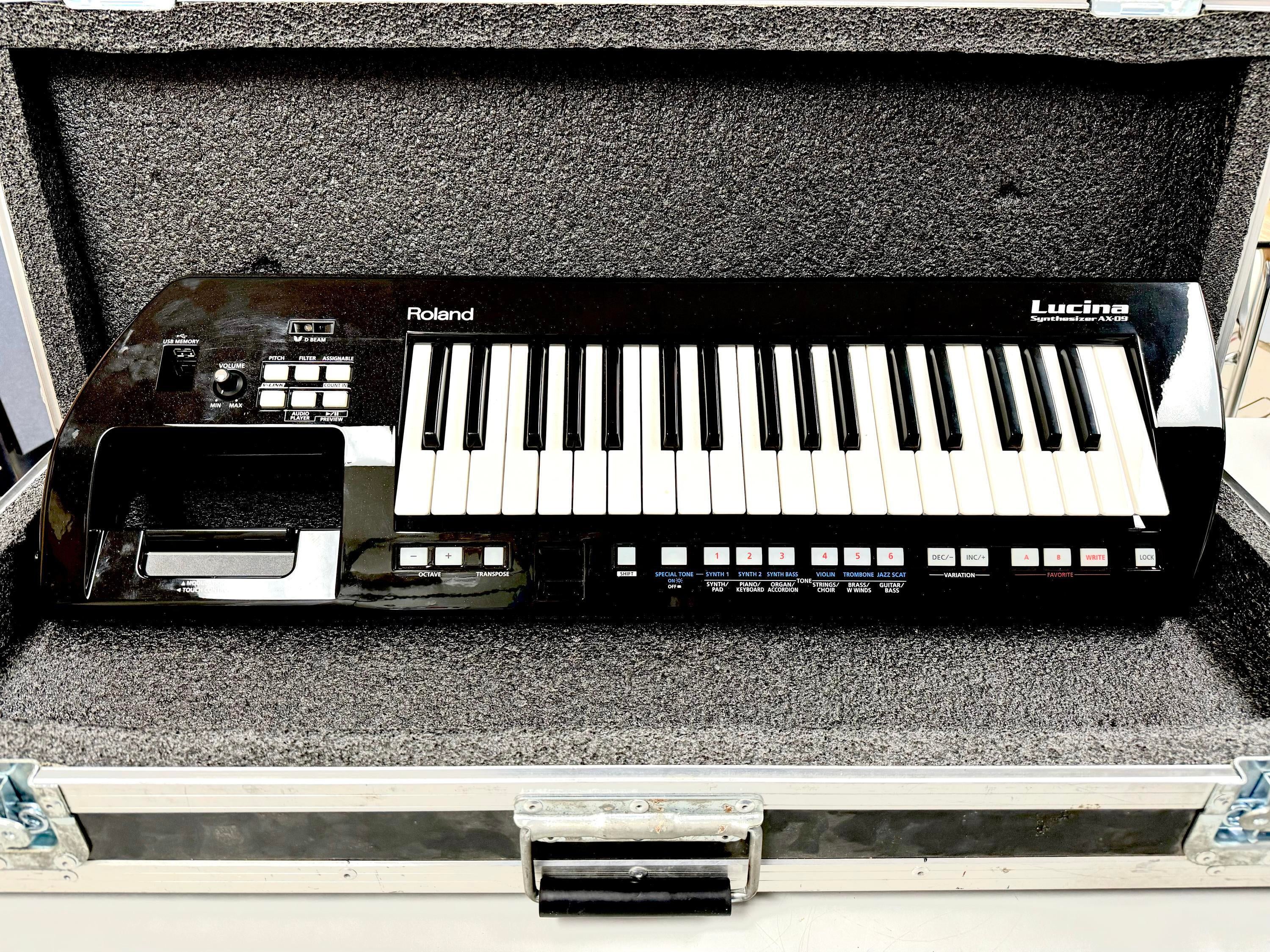 Used Roland AX-09 Lucina 37-Key Keytar - Sweetwater's Gear Exchange