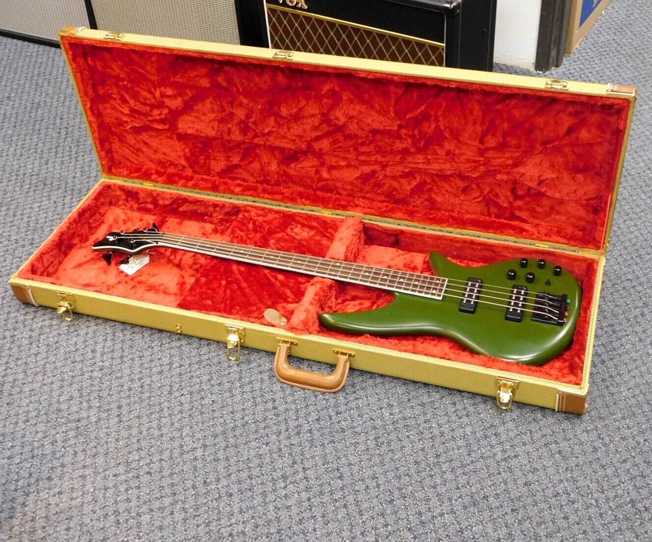 Used bass guitar discount case