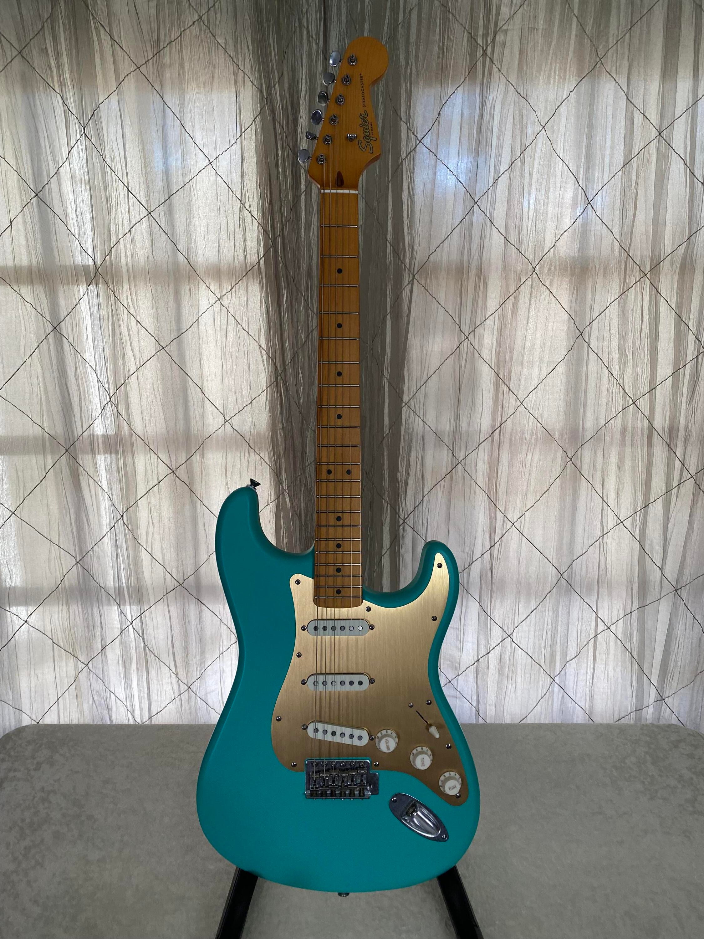 【新品】Cher-Couleur ANNIVERSARY SET basic Squier 40th Anniversary Stratocaster Vintage Edition Electric