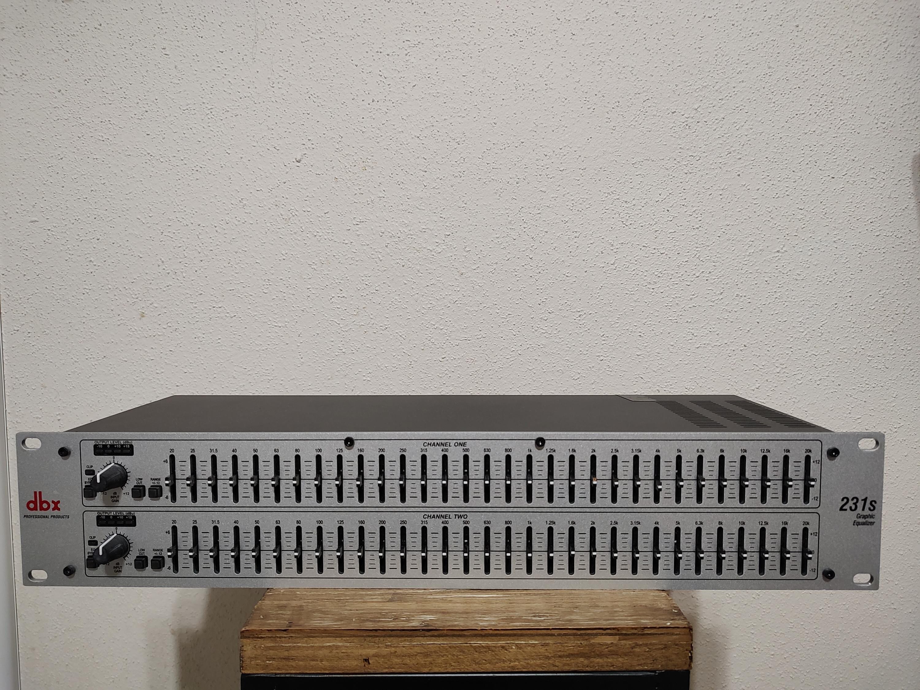 graphic equalizer dbx