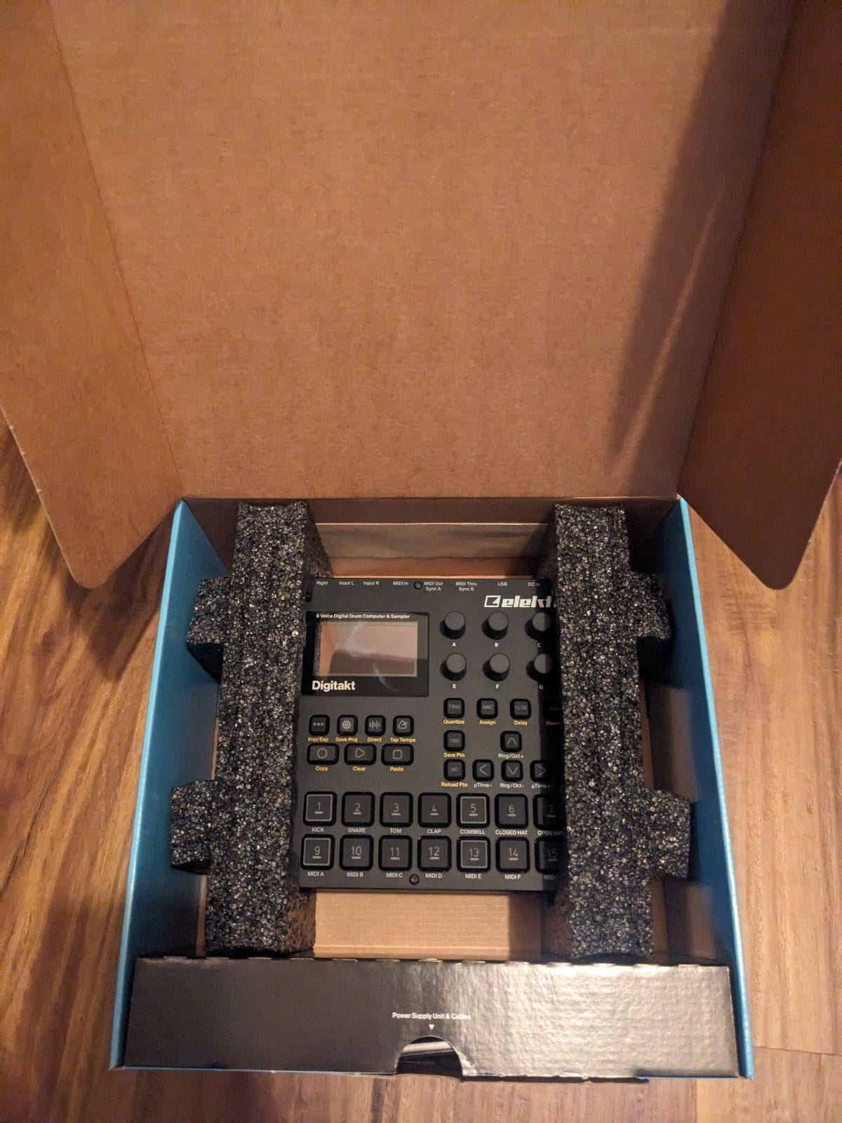 Used Elektron Digitakt 8-voice Drum Computer and Sampler