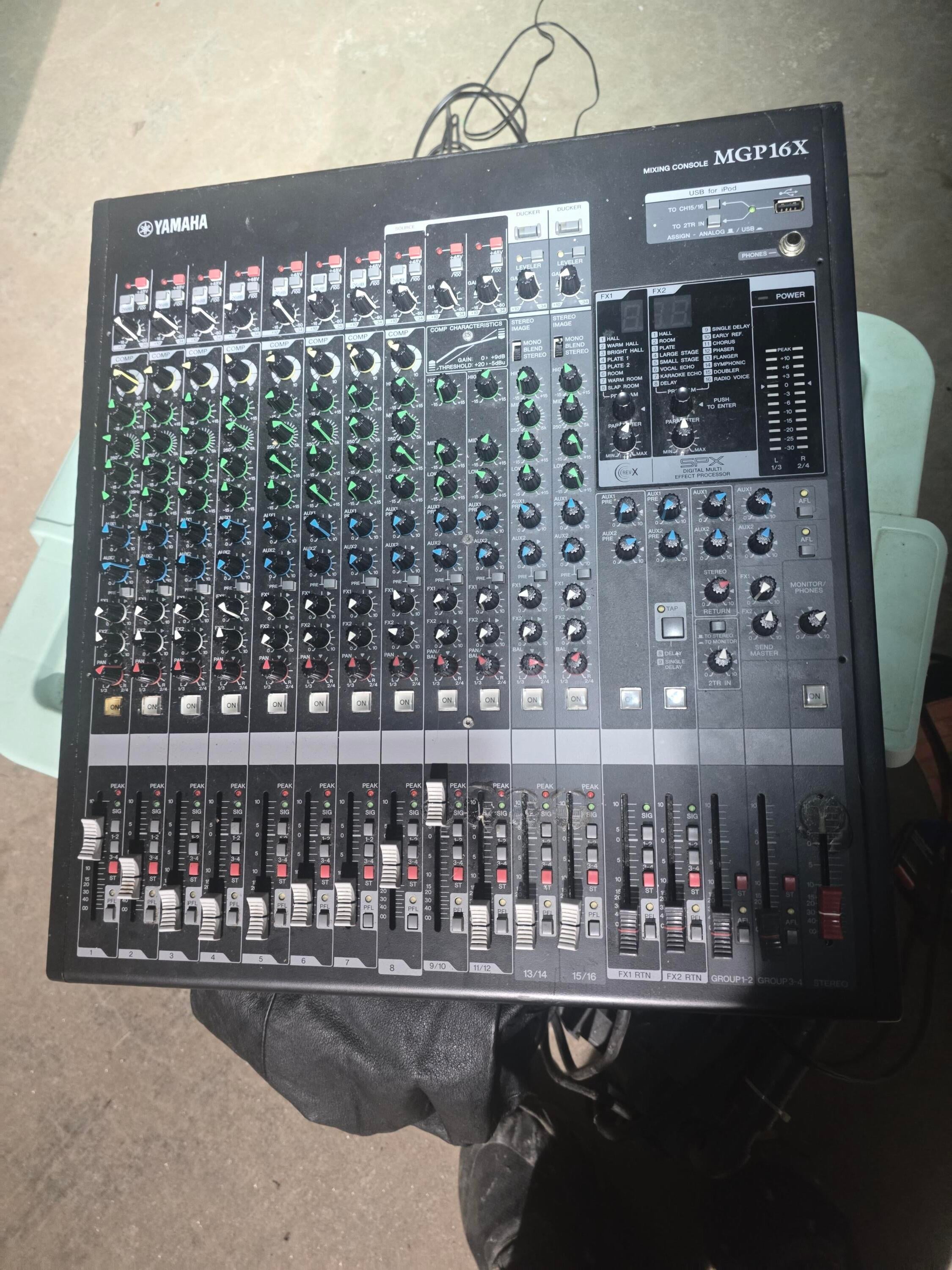 Used Yamaha MGP16X 16-channel Mixer with USB and FX