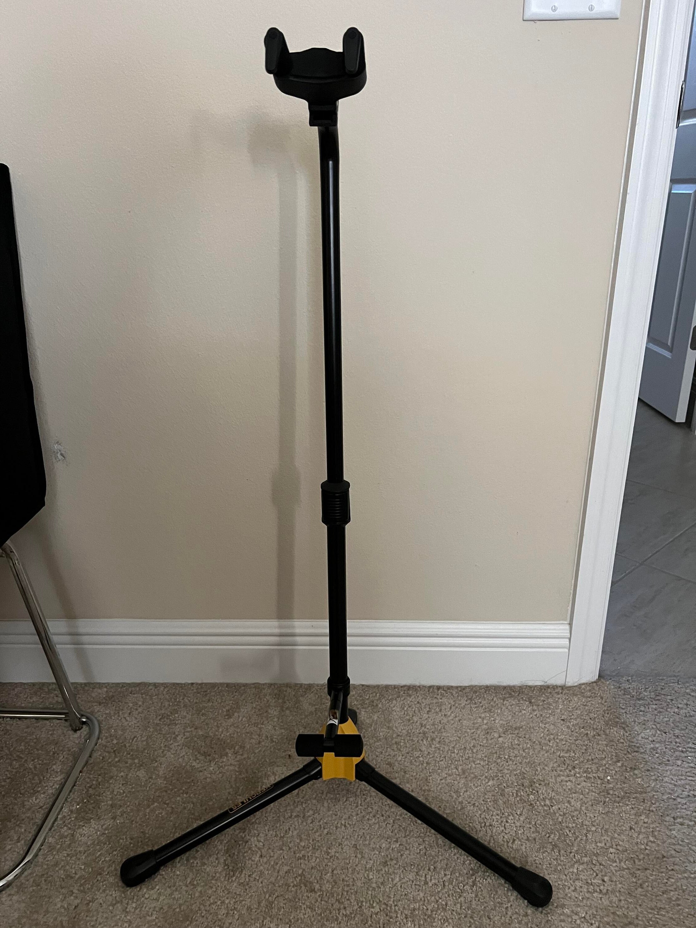 Used Hercules Stands GS414B PLUS Single Guitar Stand with Auto Grip