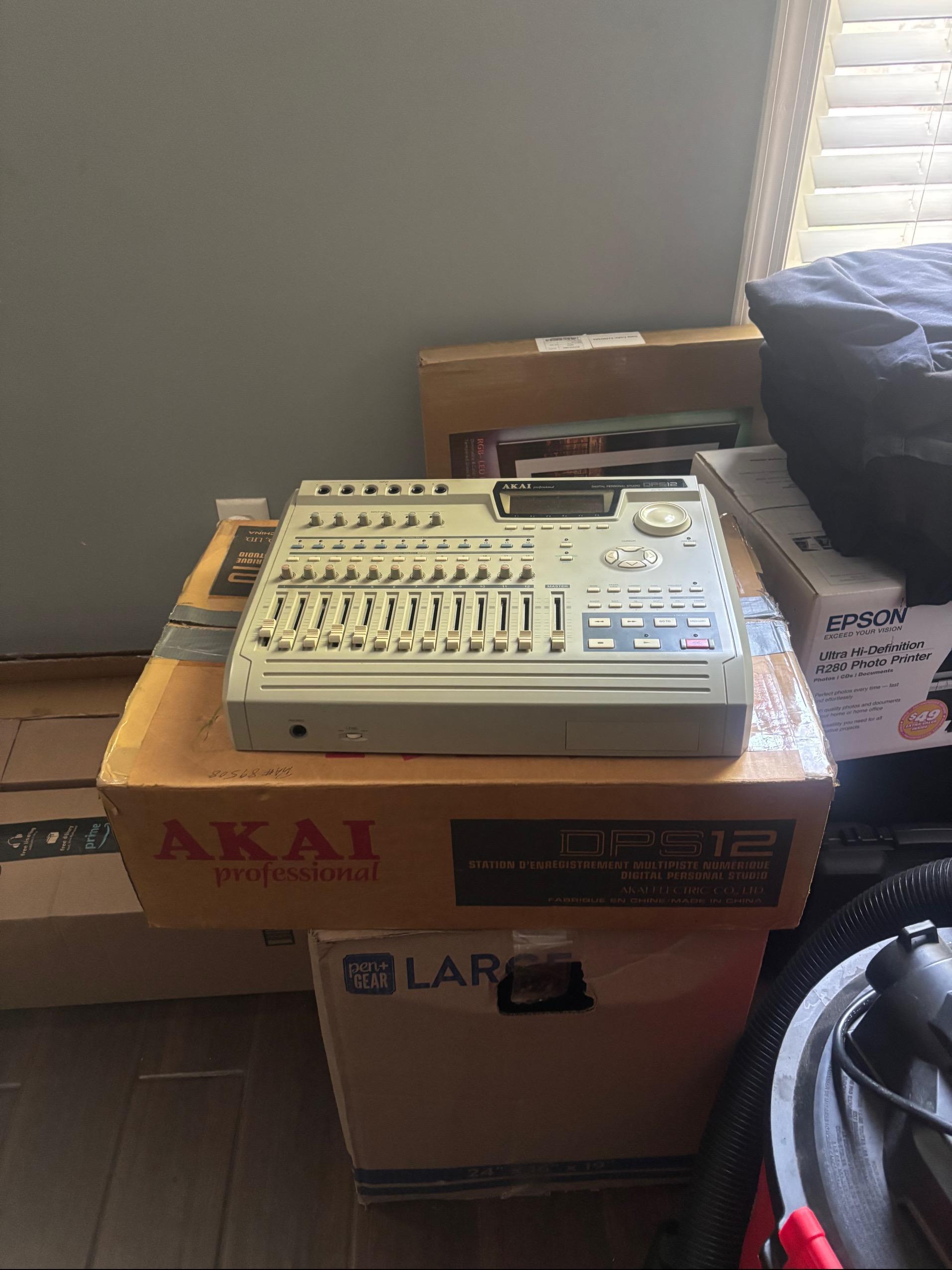 AKAI Professional DPS12i デジタル MTR レコーダー 1998-03-akaidps12-1-.