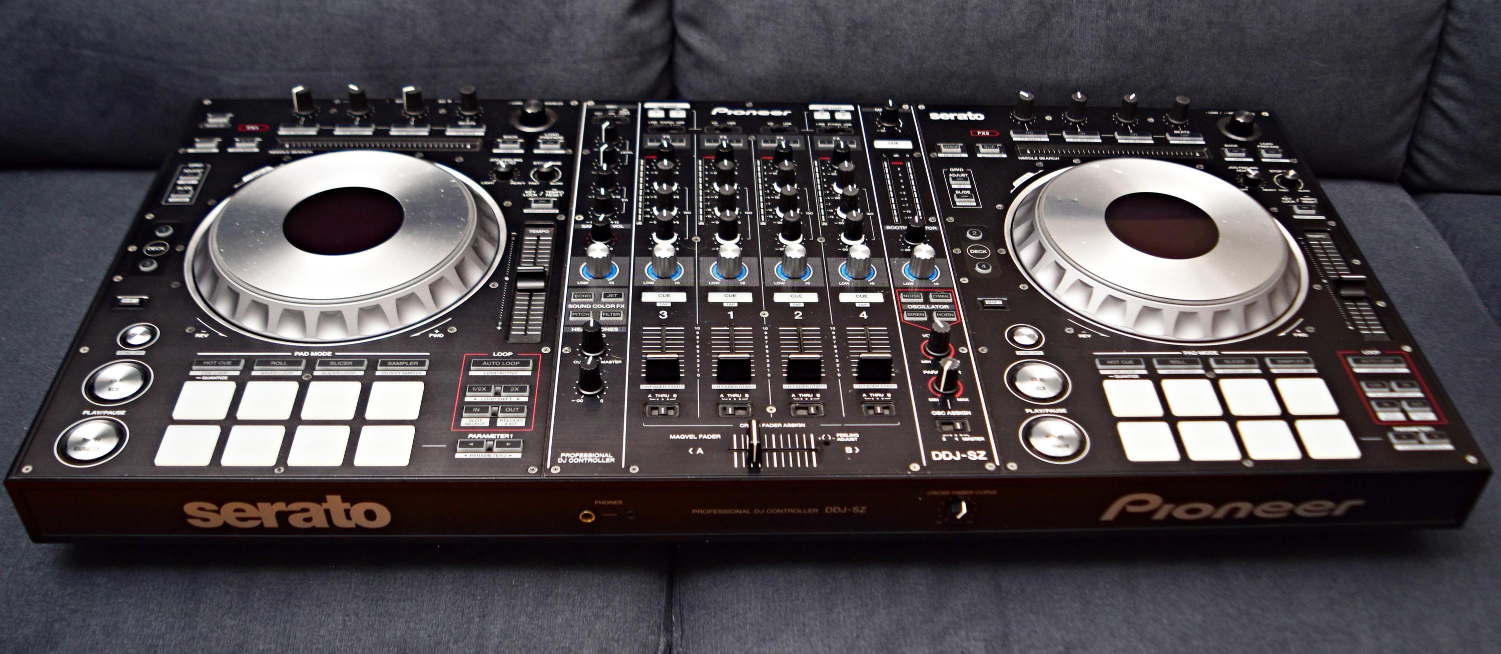 Used Pioneer DJ DDJ-SZ 4-deck - Sweetwater's Gear Exchange