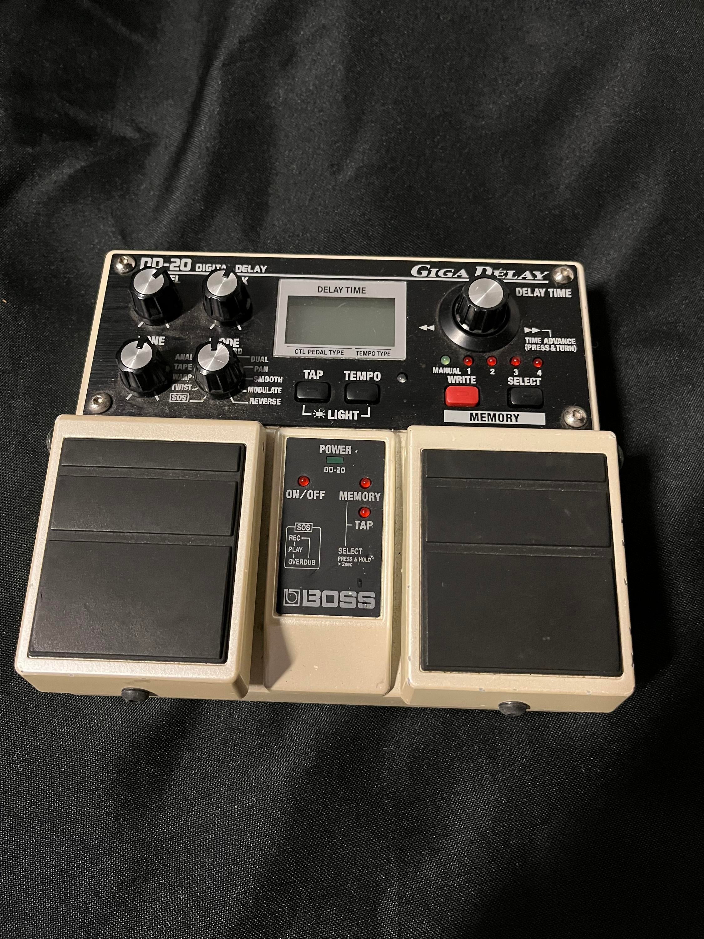 Used Boss DD-20 Digital Delay Pedal (GIGA DELAY) | Sweetwater Gear