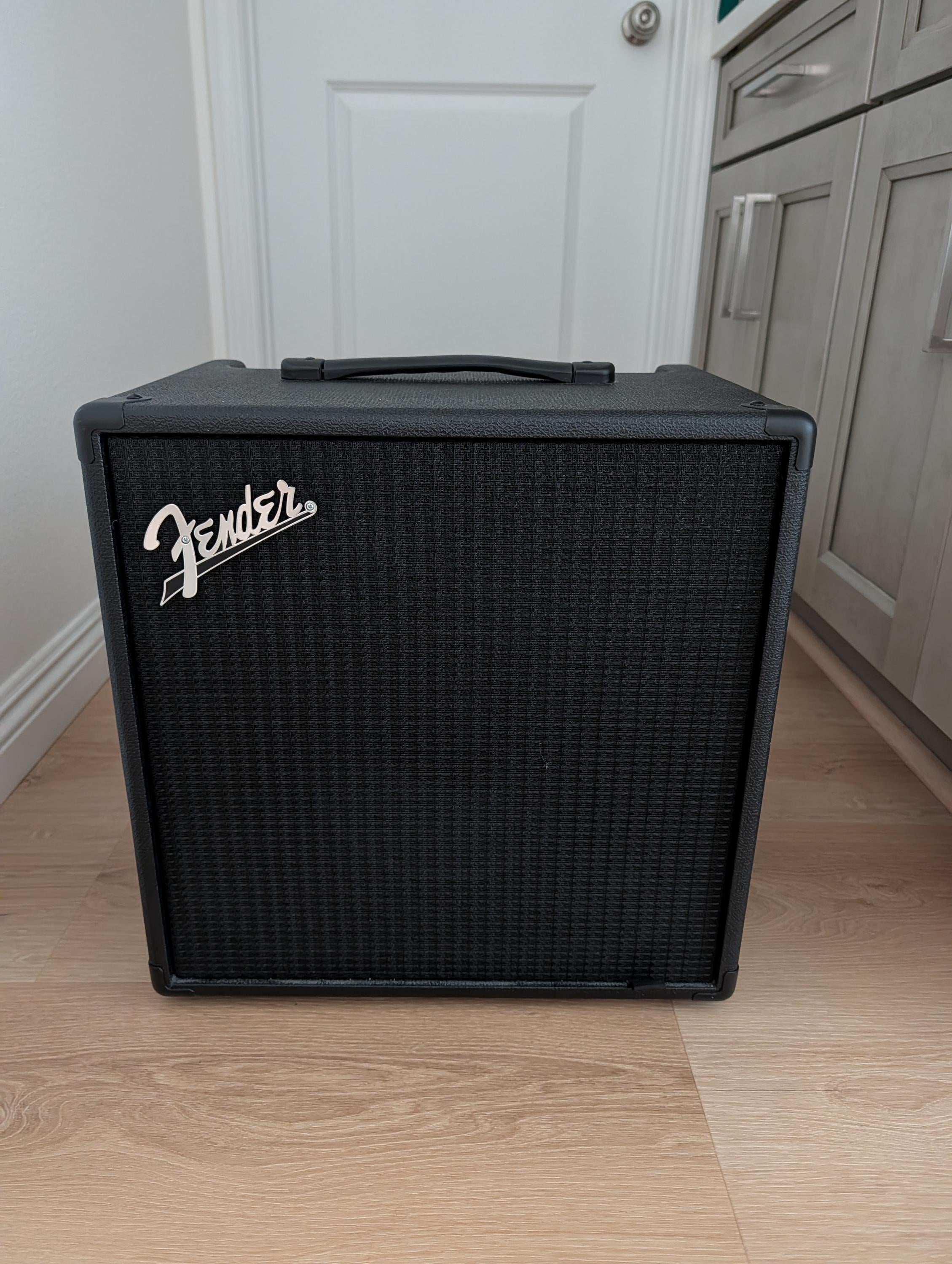 Used Fender MINT Fender Rumble - Sweetwater's Gear Exchange