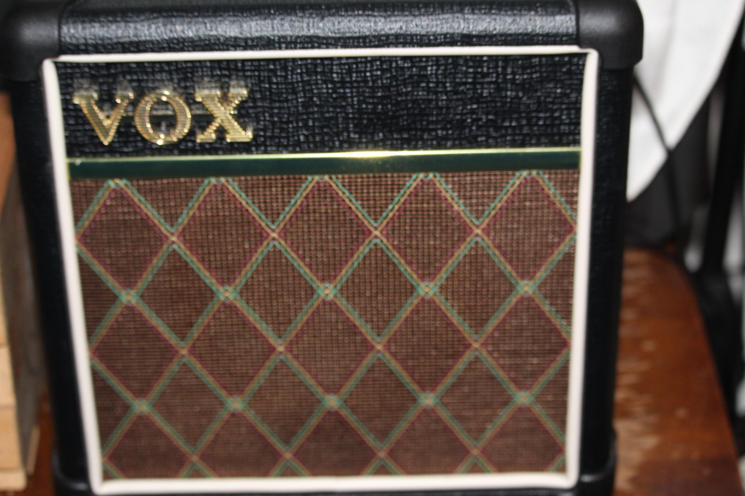 Used Vox Mini5 Rhythm modeling Amp