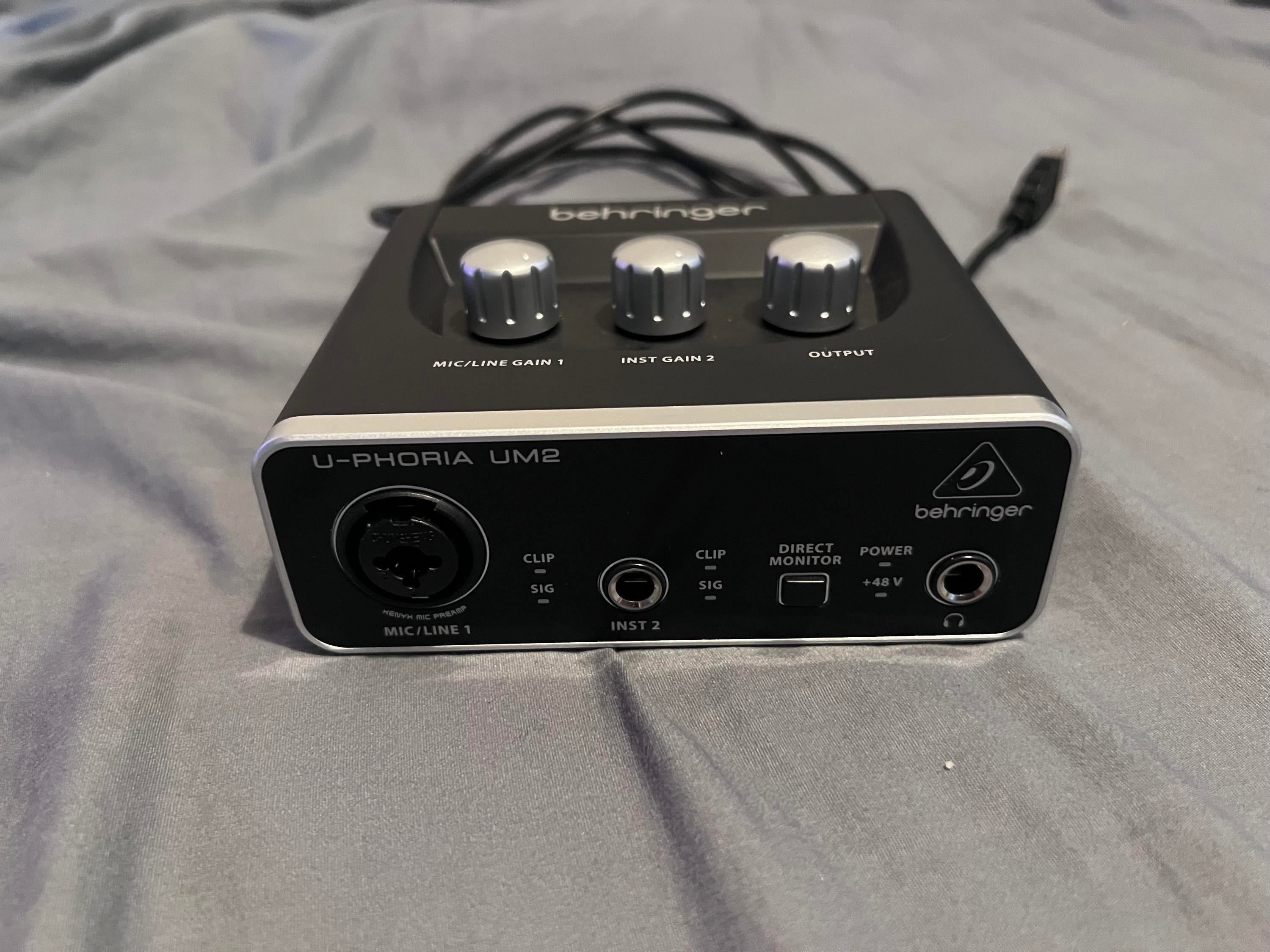 Used Behringer U-Phoria UM2 USB Audio Interface | Sweetwater's