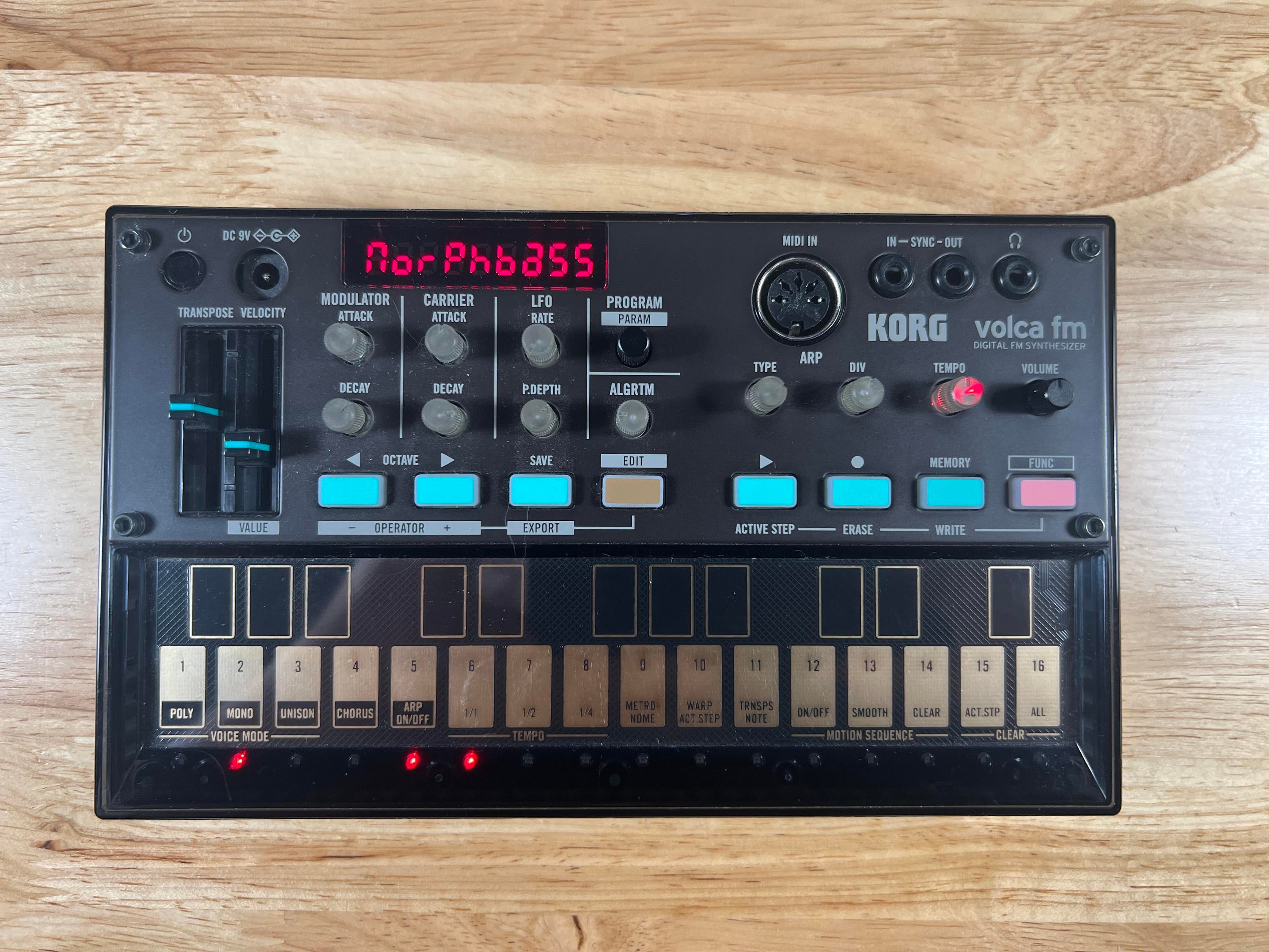 Used Korg Volca FM Synthesizer with - Sweetwater's Gear Exchange