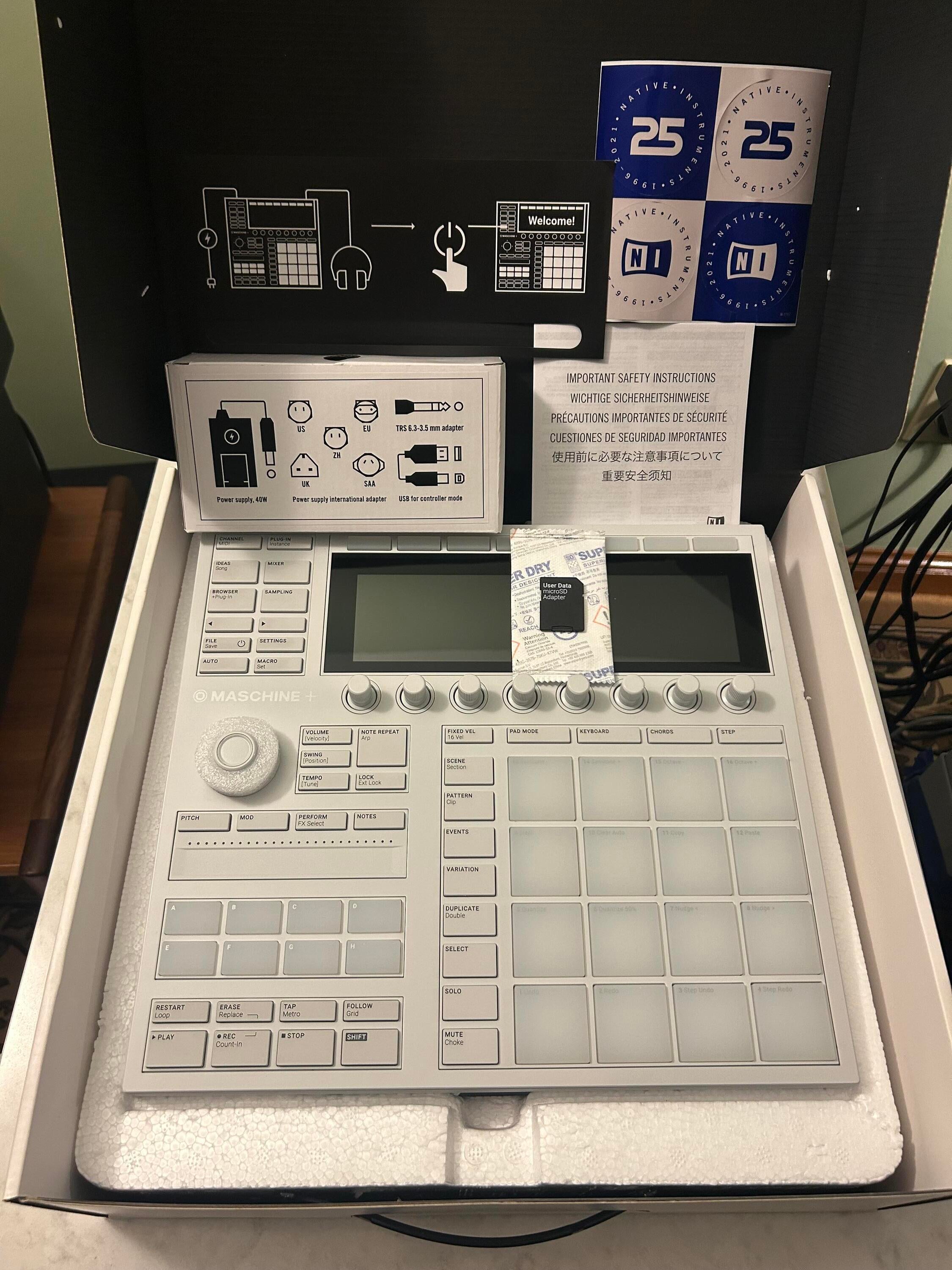 Used Native Instruments MASCHINE PLUS VAPOR - Sweetwater's Gear