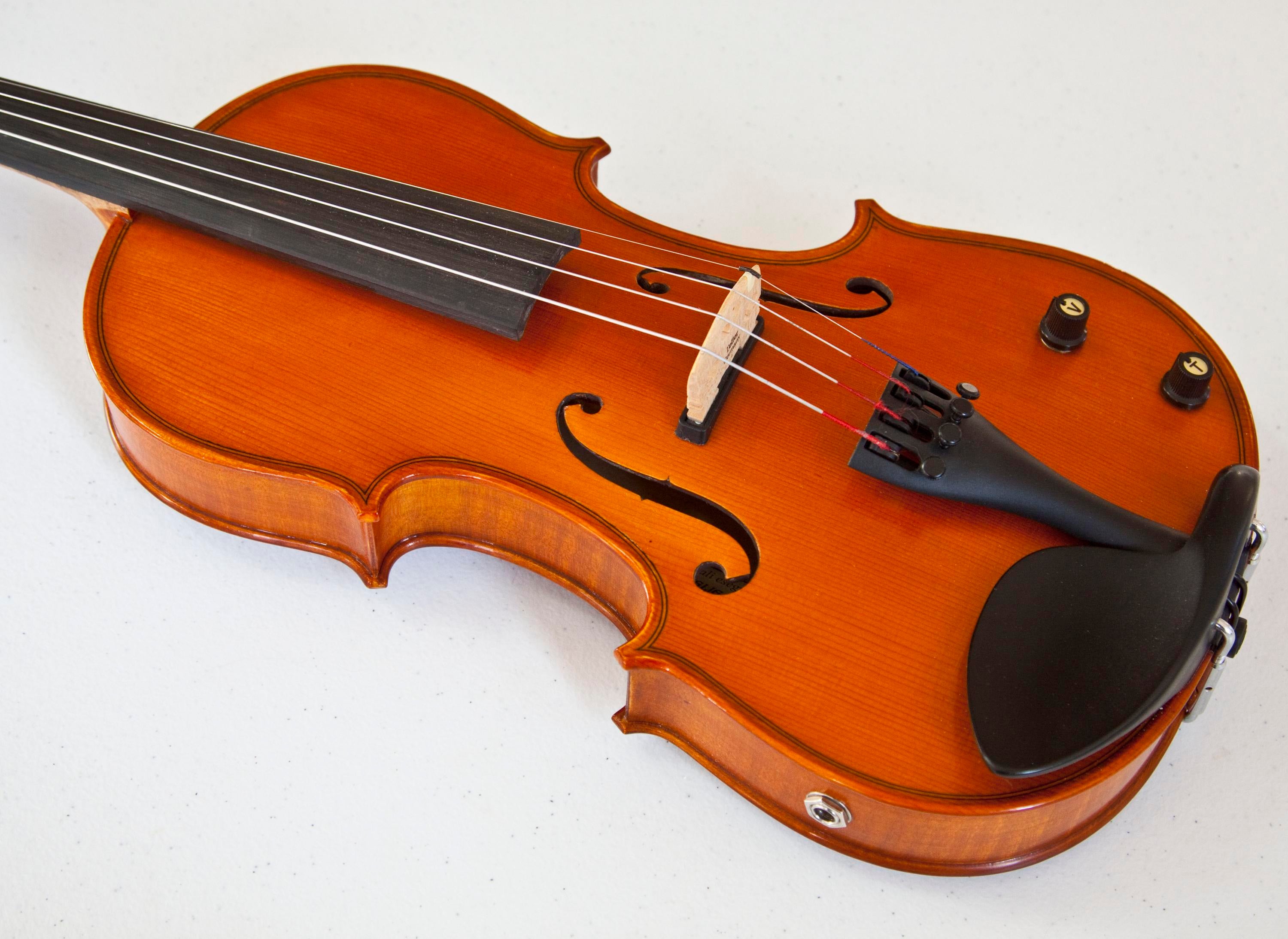 Used Gliga 4 string Electric Violin Outfit-Gliga Gems 1 - with New Hard  Case and Carbon Fiber Bow