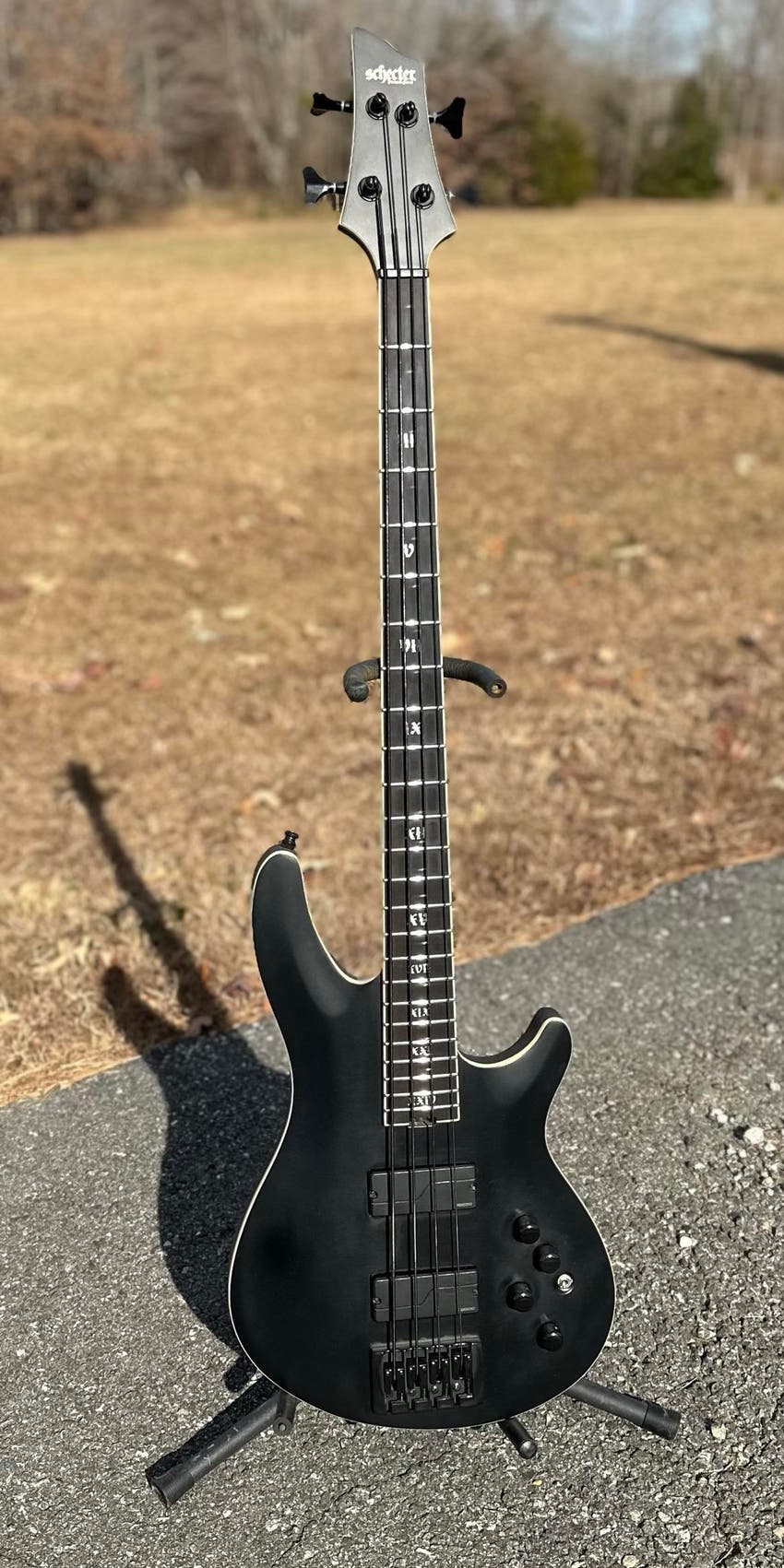 Used Schecter SLS Evil Twin4 Bass Guitar Sweetwater's Gear Exchange