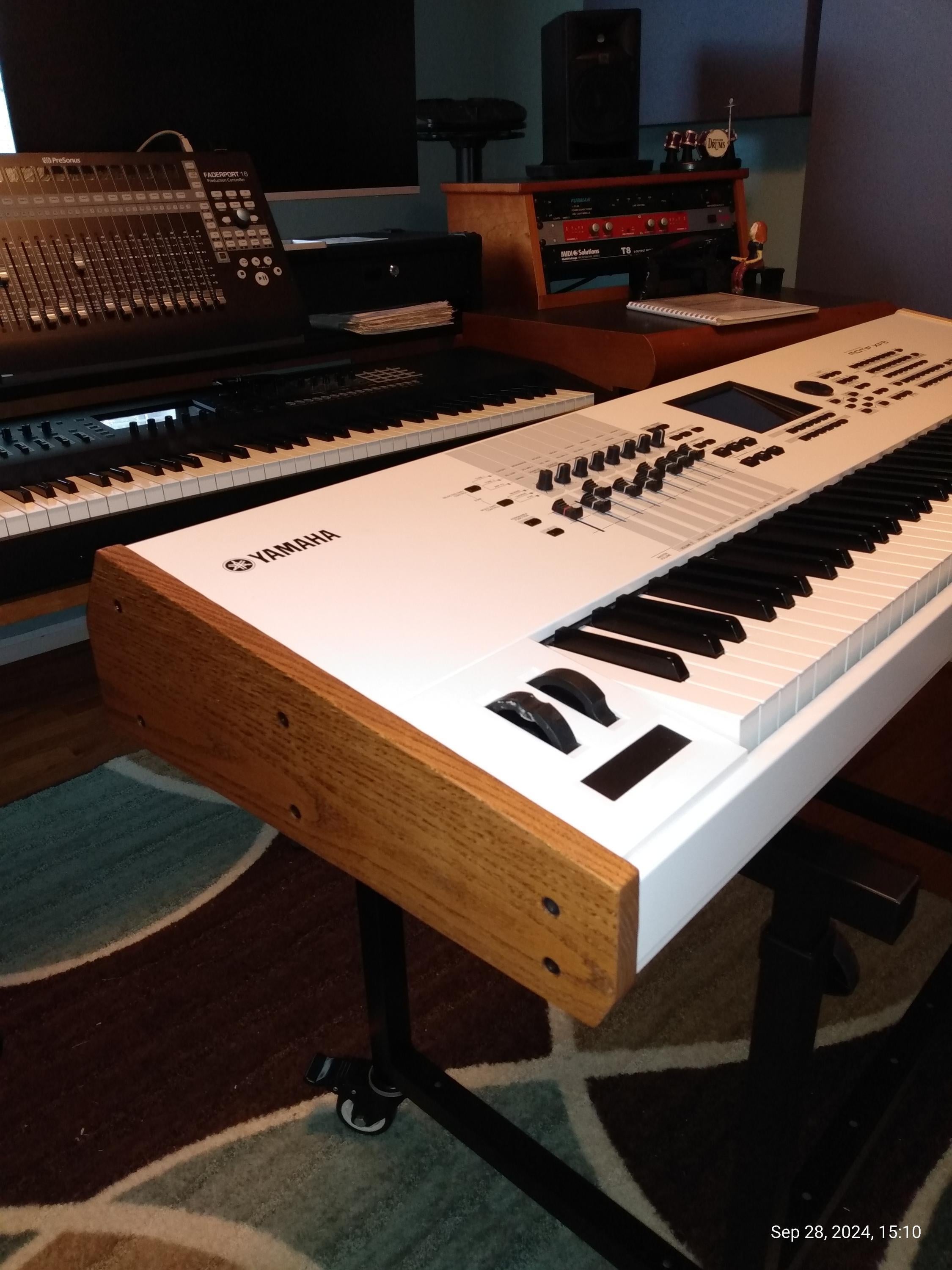 Used Yamaha Motif XF8, XS8 Custom - Sweetwater's Gear Exchange