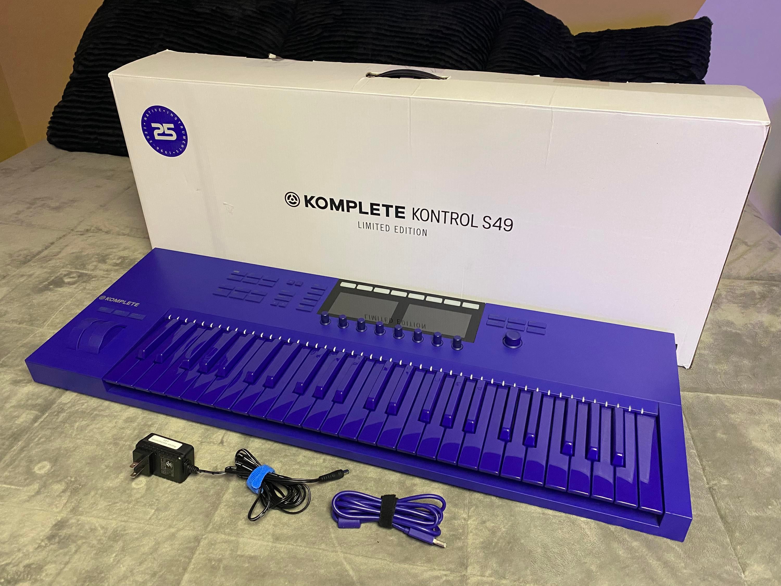 Used Native Instruments Komplete Kontrol S49 Mk2 - Purple 25th Anniversary  Edition - Rare Limited Edition