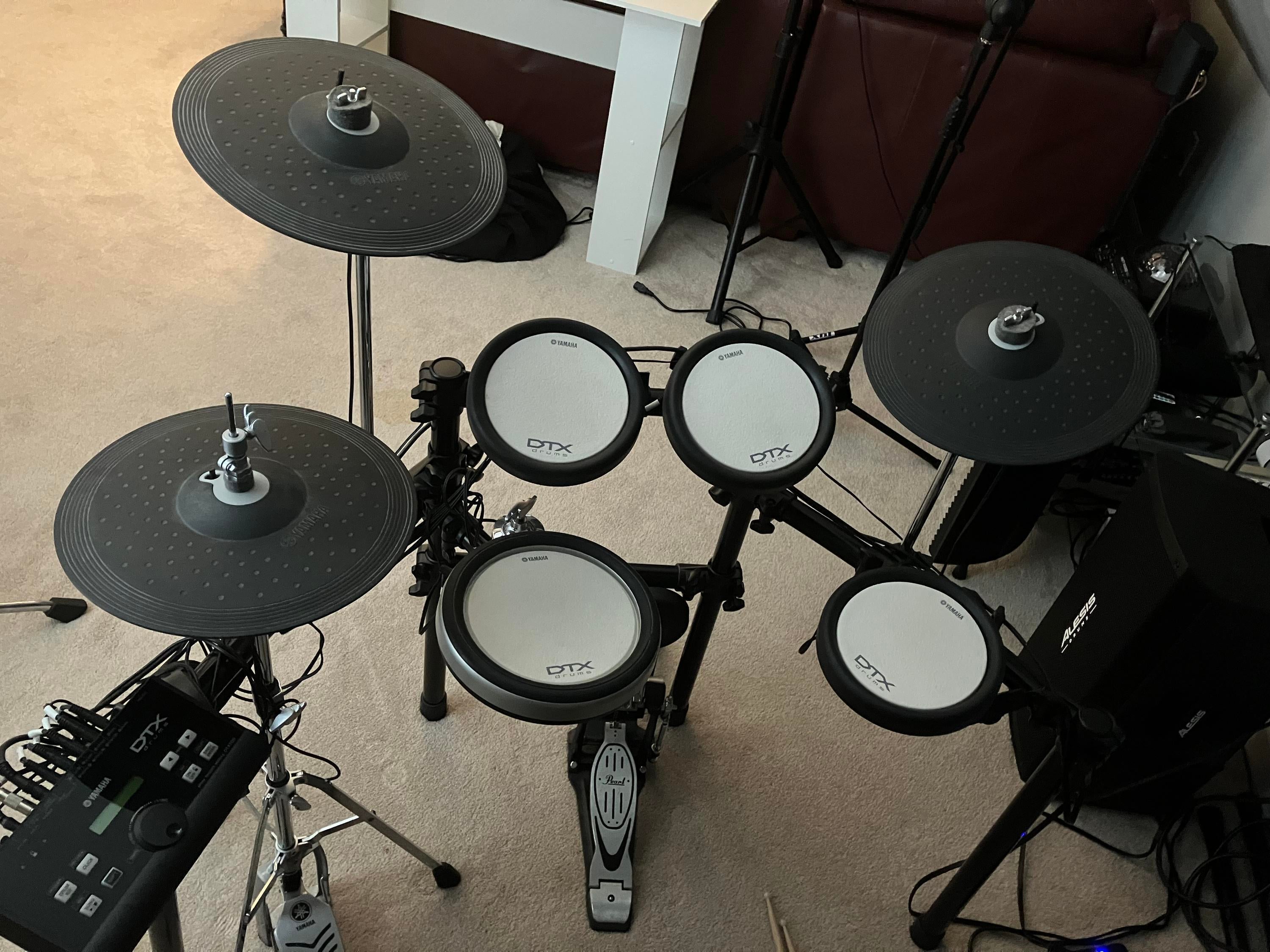 Yamaha dtx500 deals electronic drum set