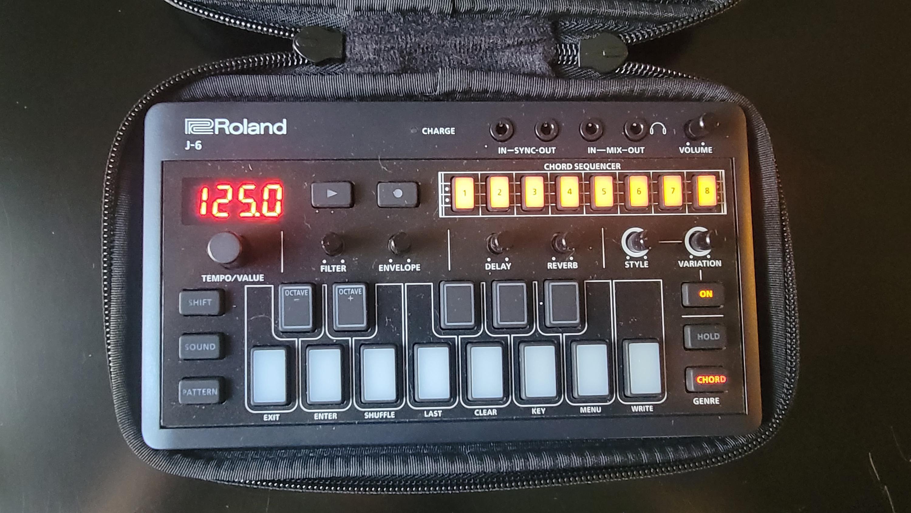 Used Roland AIRA Compact J-6 Chord - Sweetwater's Gear Exchange