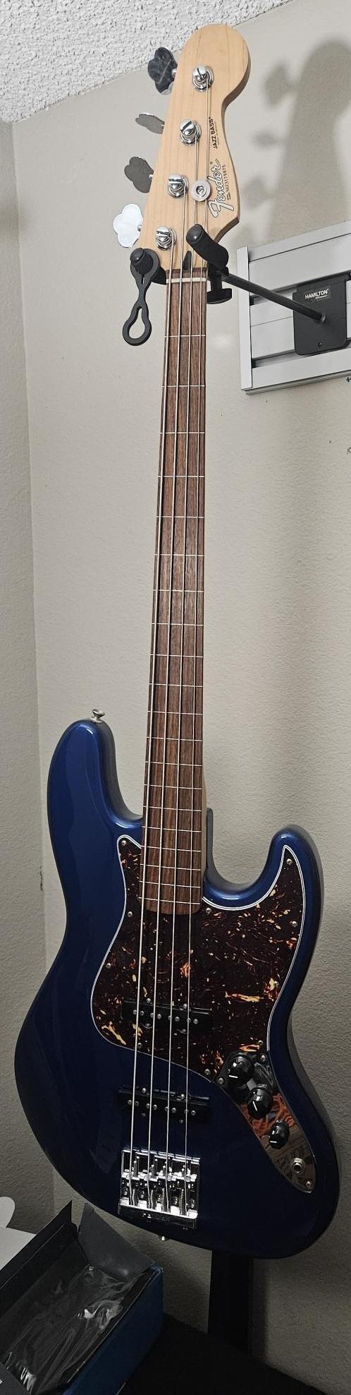 Fender mim deals fretless jazz bass